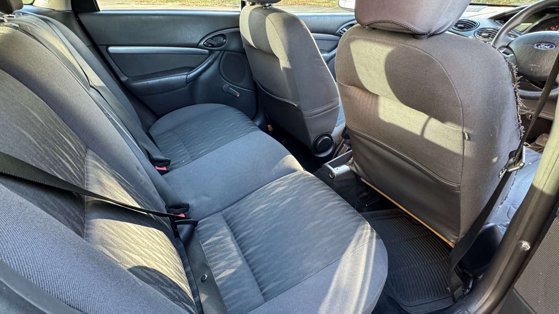 FORD FOCUS 1.6 Focus Zetec Auto 5dr #7