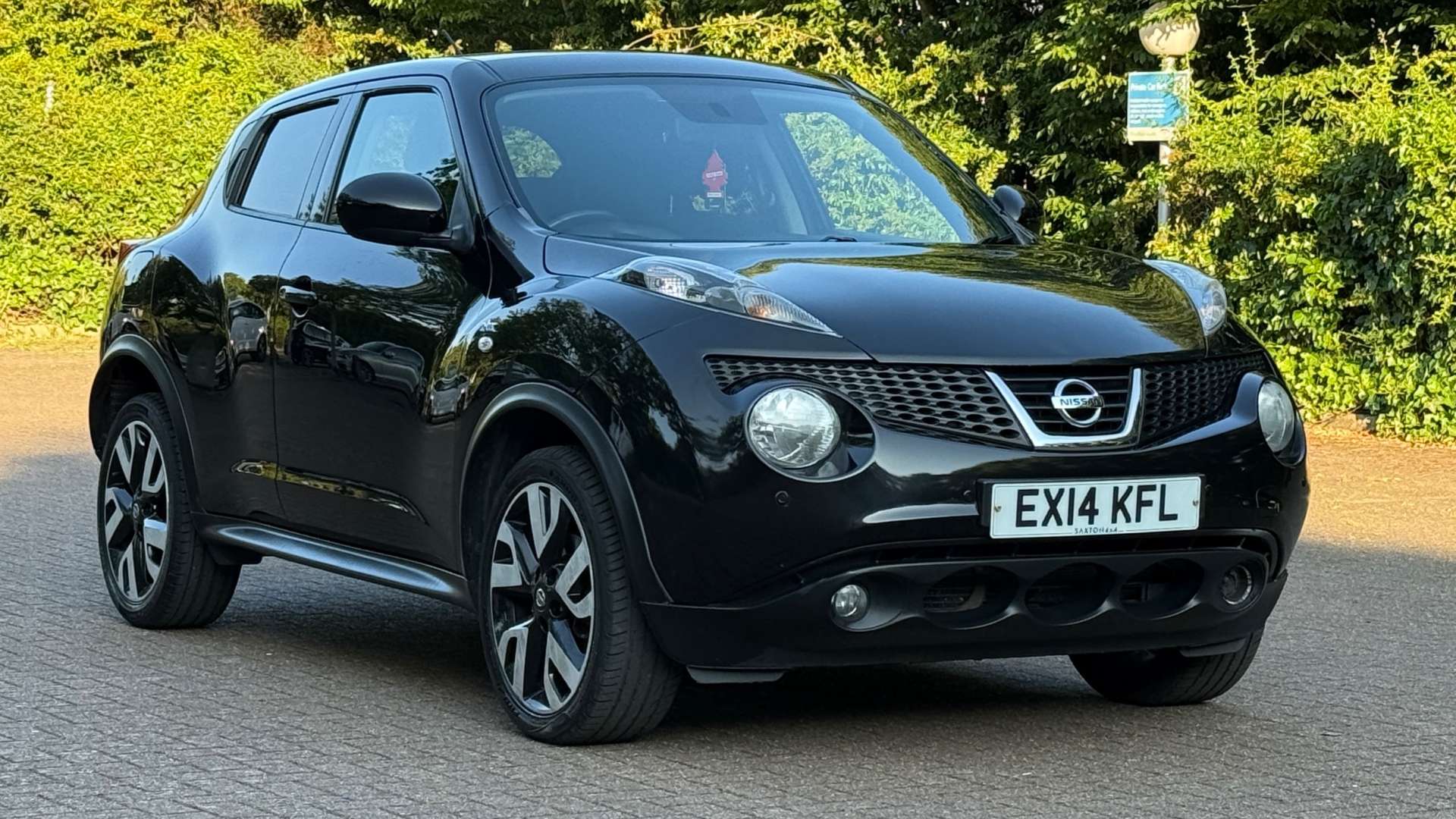 NISSAN JUKE 1.6 Juke N-Tec CVT 5dr #0