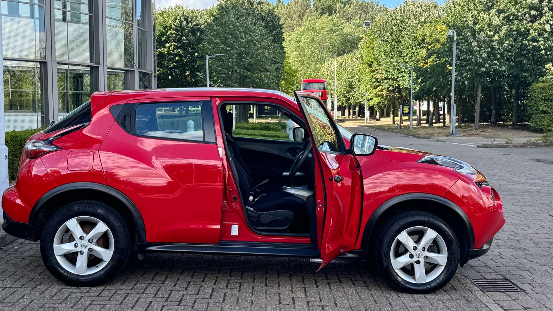NISSAN JUKE 1.6 Juke Visia 5dr #17