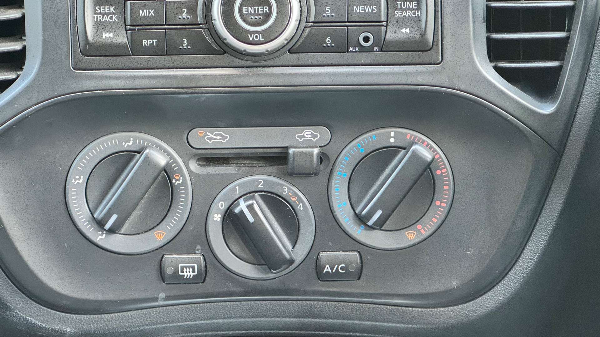 NISSAN JUKE 1.6 Juke Visia 5dr #33