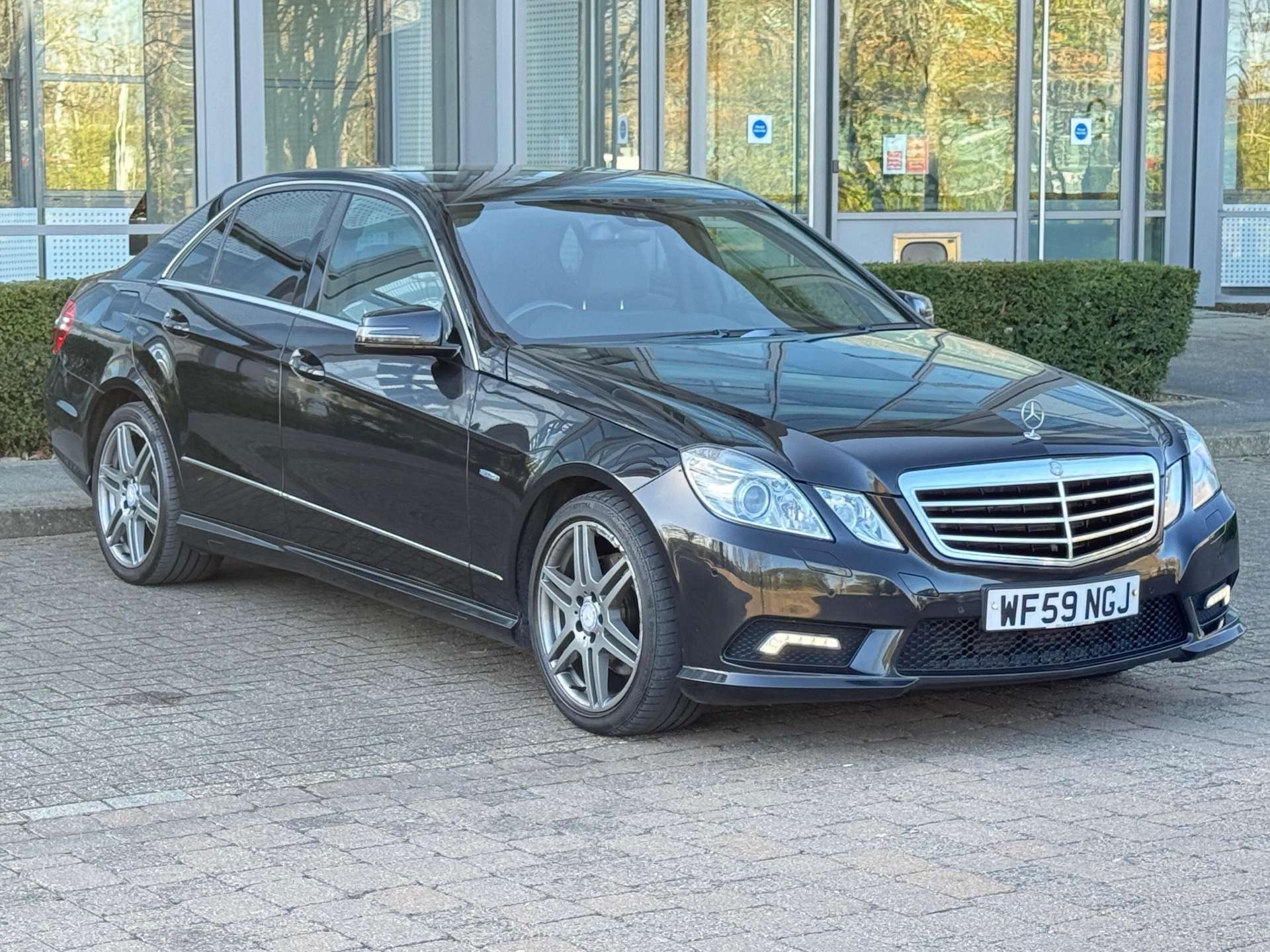 MERCEDES-BENZ E-CLASS 3.0 E350 BlueEfficiency Sport CDi Auto 4dr #0