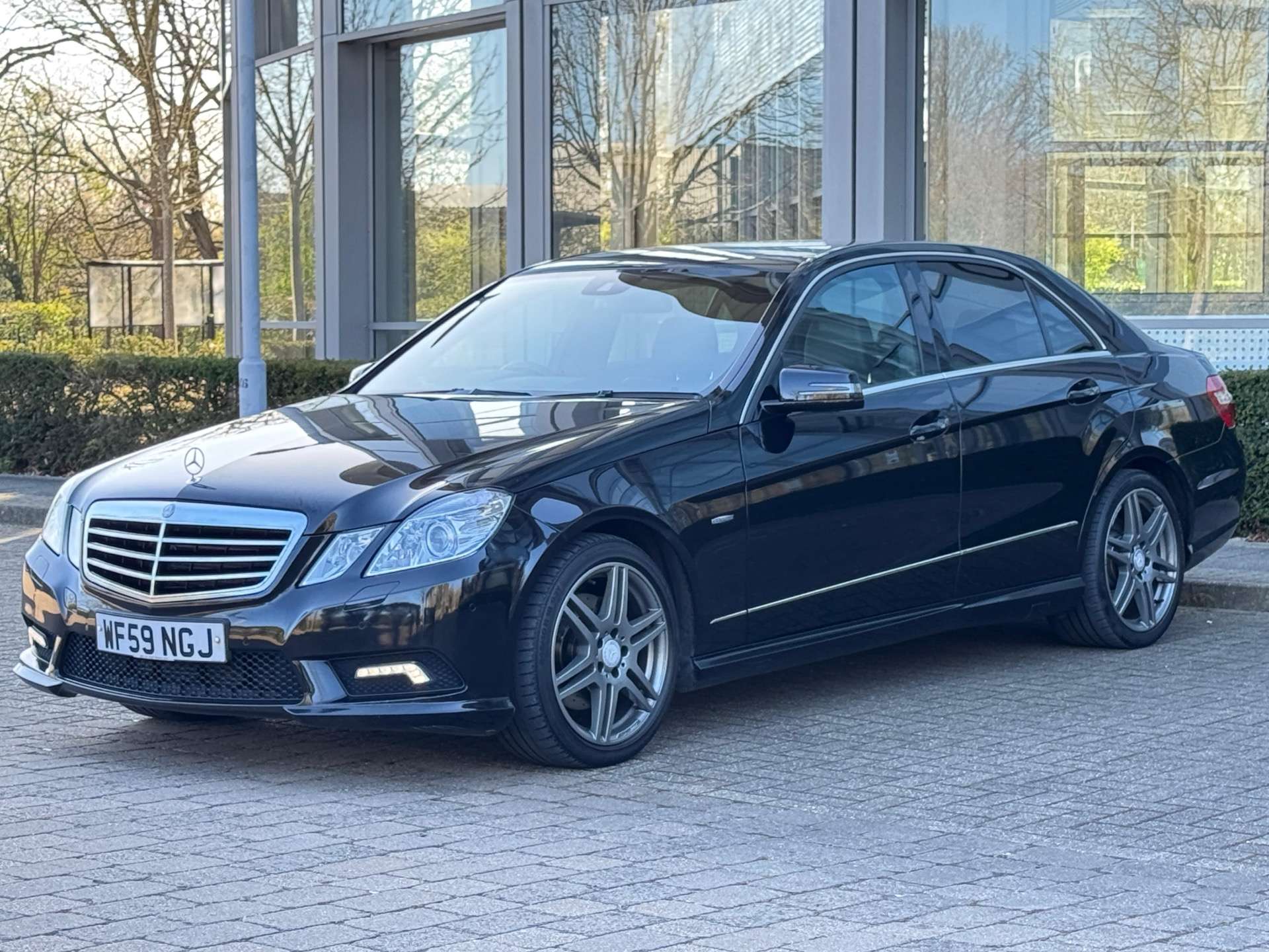 MERCEDES-BENZ E-CLASS 3.0 E350 BlueEfficiency Sport CDi Auto 4dr #1