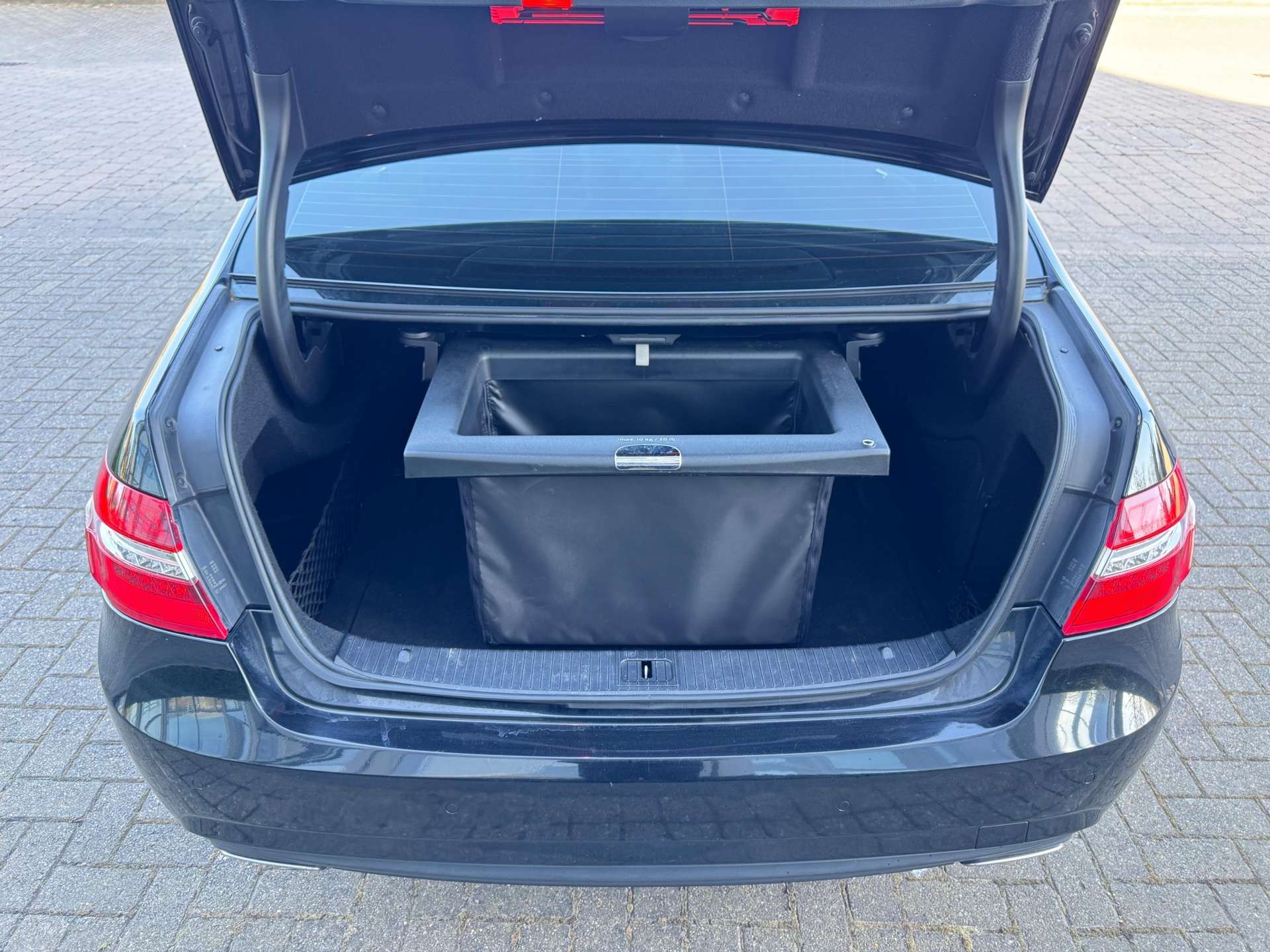 MERCEDES-BENZ E-CLASS 3.0 E350 BlueEfficiency Sport CDi Auto 4dr #10