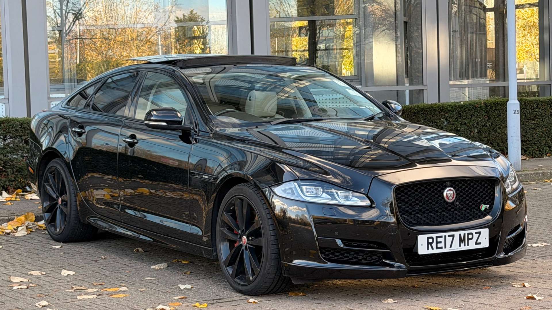 JAGUAR XJ 3.0 XJ R-Sport V6 Auto 4dr #0