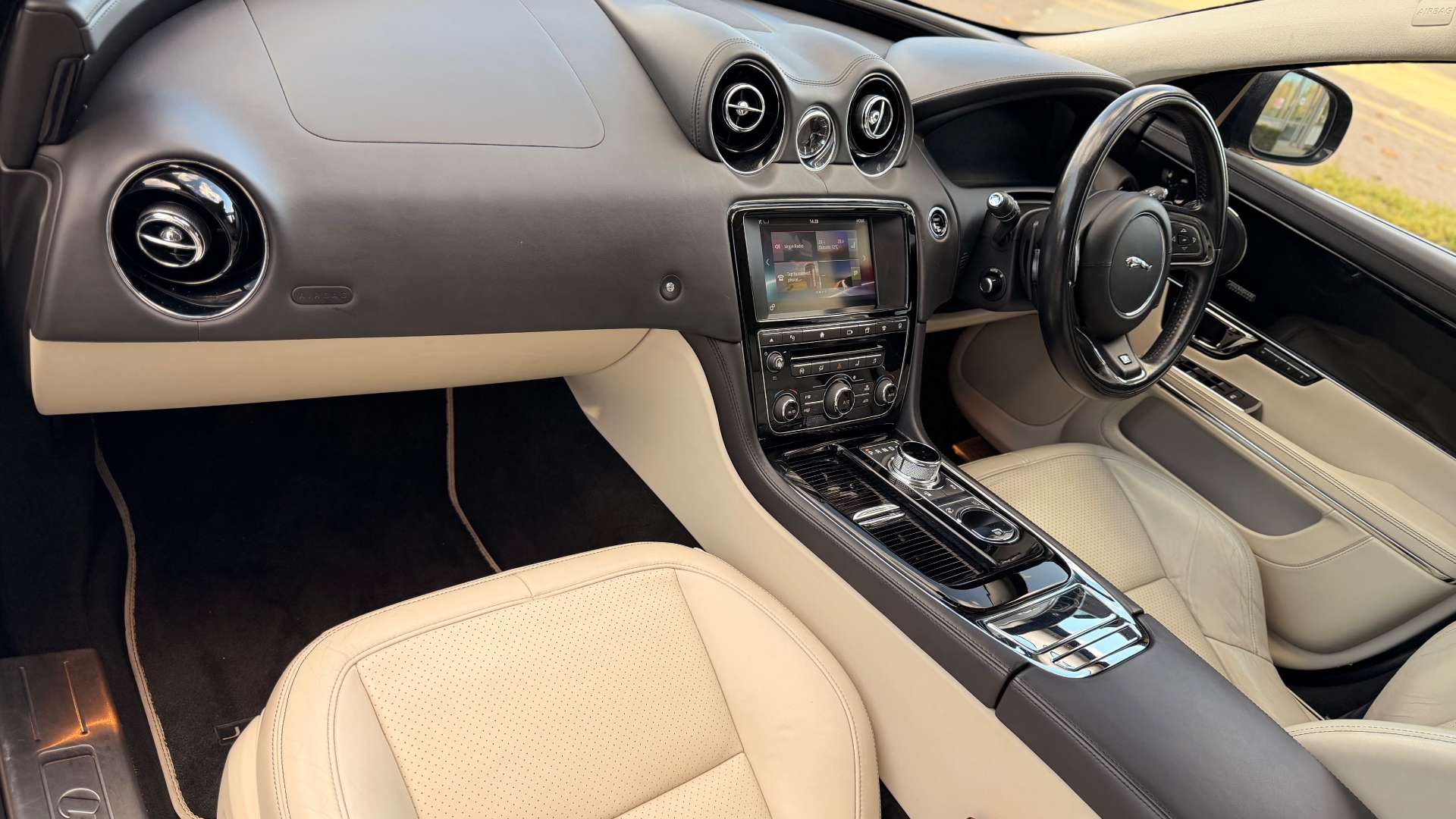 JAGUAR XJ 3.0 XJ R-Sport V6 Auto 4dr #15