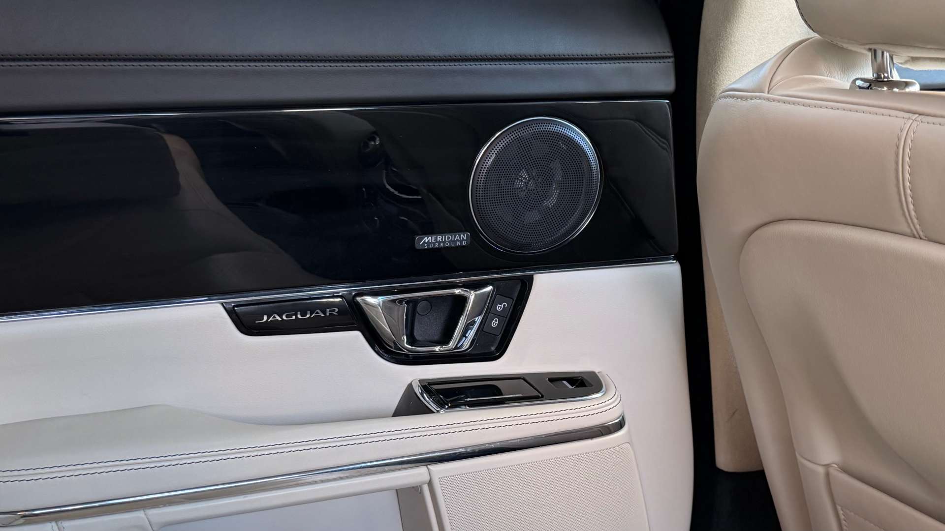 JAGUAR XJ 3.0 XJ R-Sport V6 Auto 4dr #17