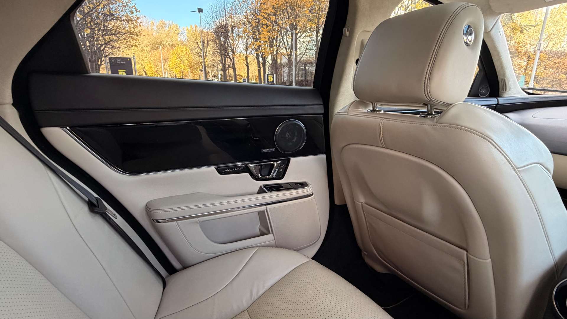 JAGUAR XJ 3.0 XJ R-Sport V6 Auto 4dr #19