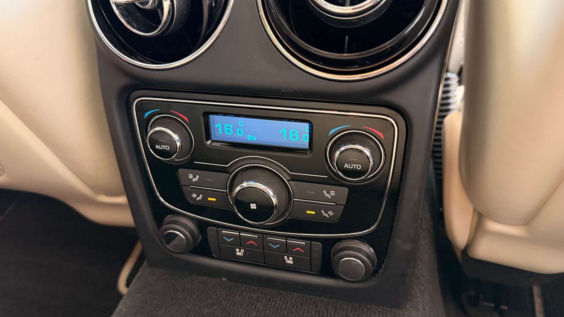 JAGUAR XJ 3.0 XJ R-Sport V6 Auto 4dr #20