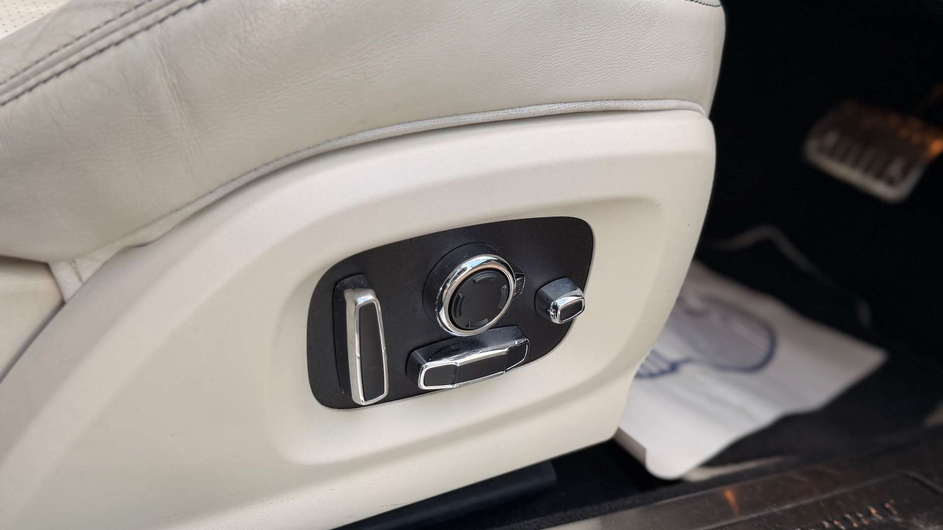 JAGUAR XJ 3.0 XJ R-Sport V6 Auto 4dr #27