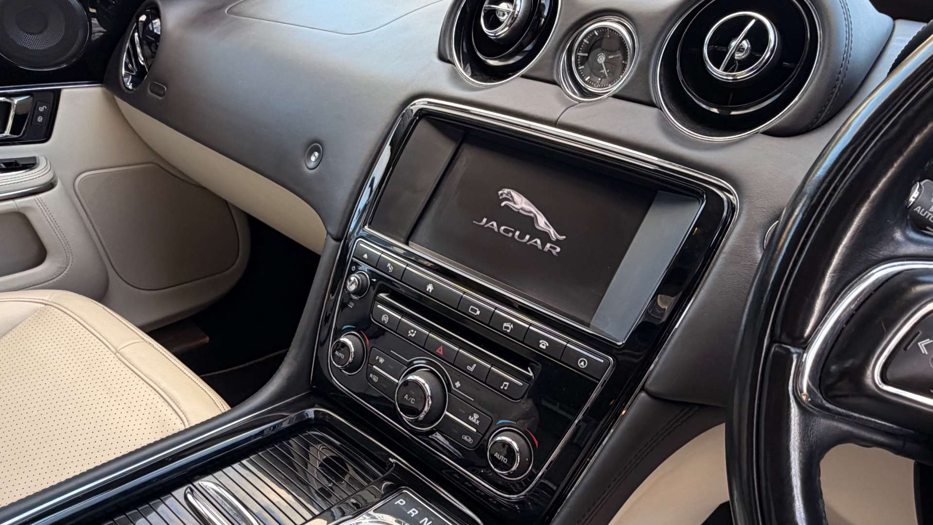 JAGUAR XJ 3.0 XJ R-Sport V6 Auto 4dr #33