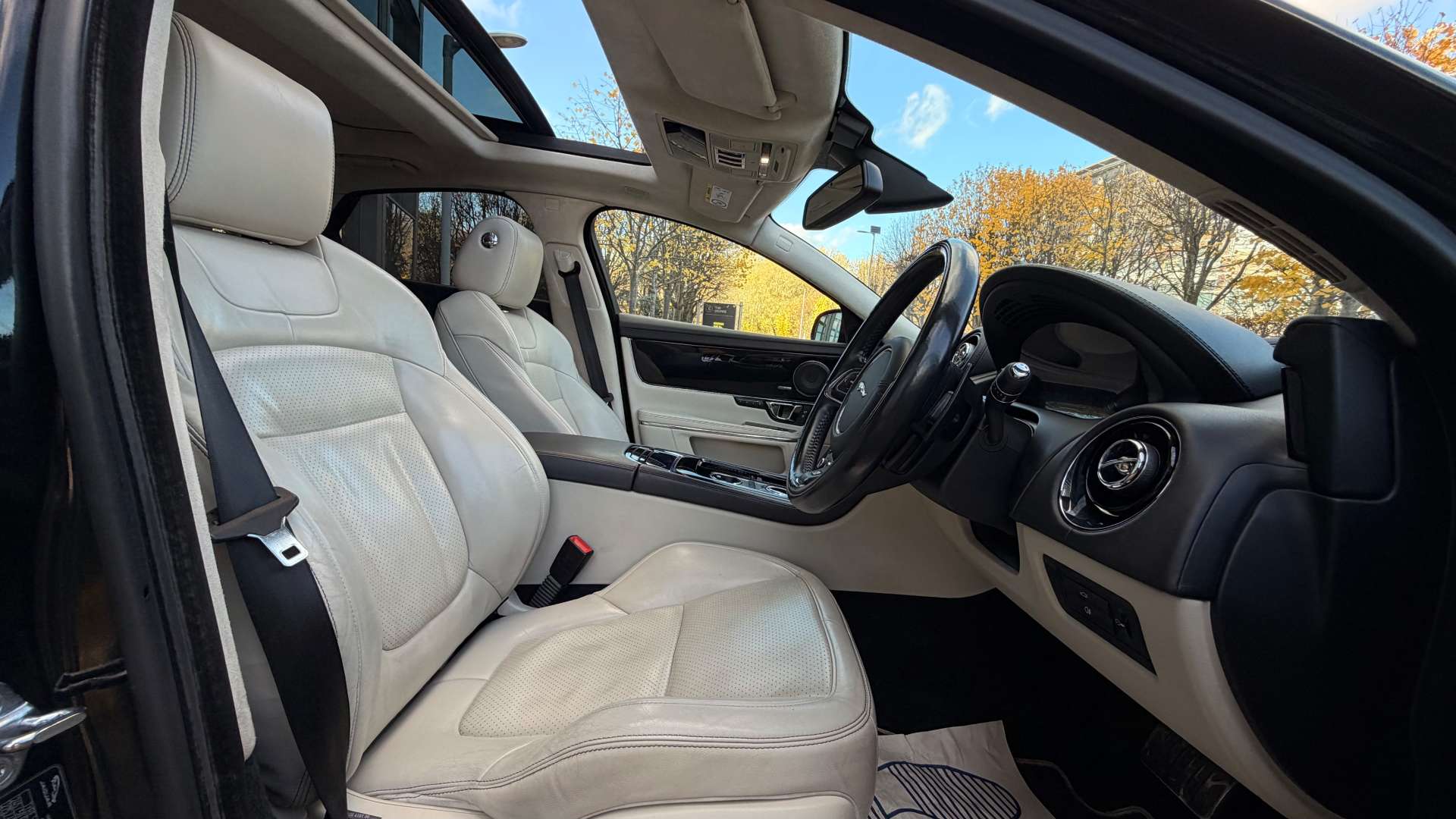 JAGUAR XJ 3.0 XJ R-Sport V6 Auto 4dr #37