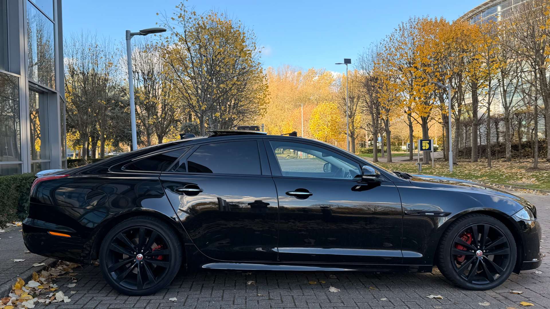 JAGUAR XJ 3.0 XJ R-Sport V6 Auto 4dr #42