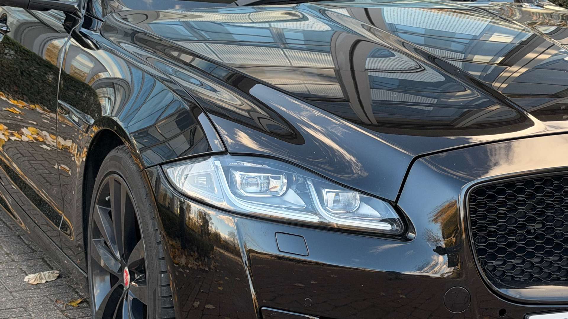 JAGUAR XJ 3.0 XJ R-Sport V6 Auto 4dr #46