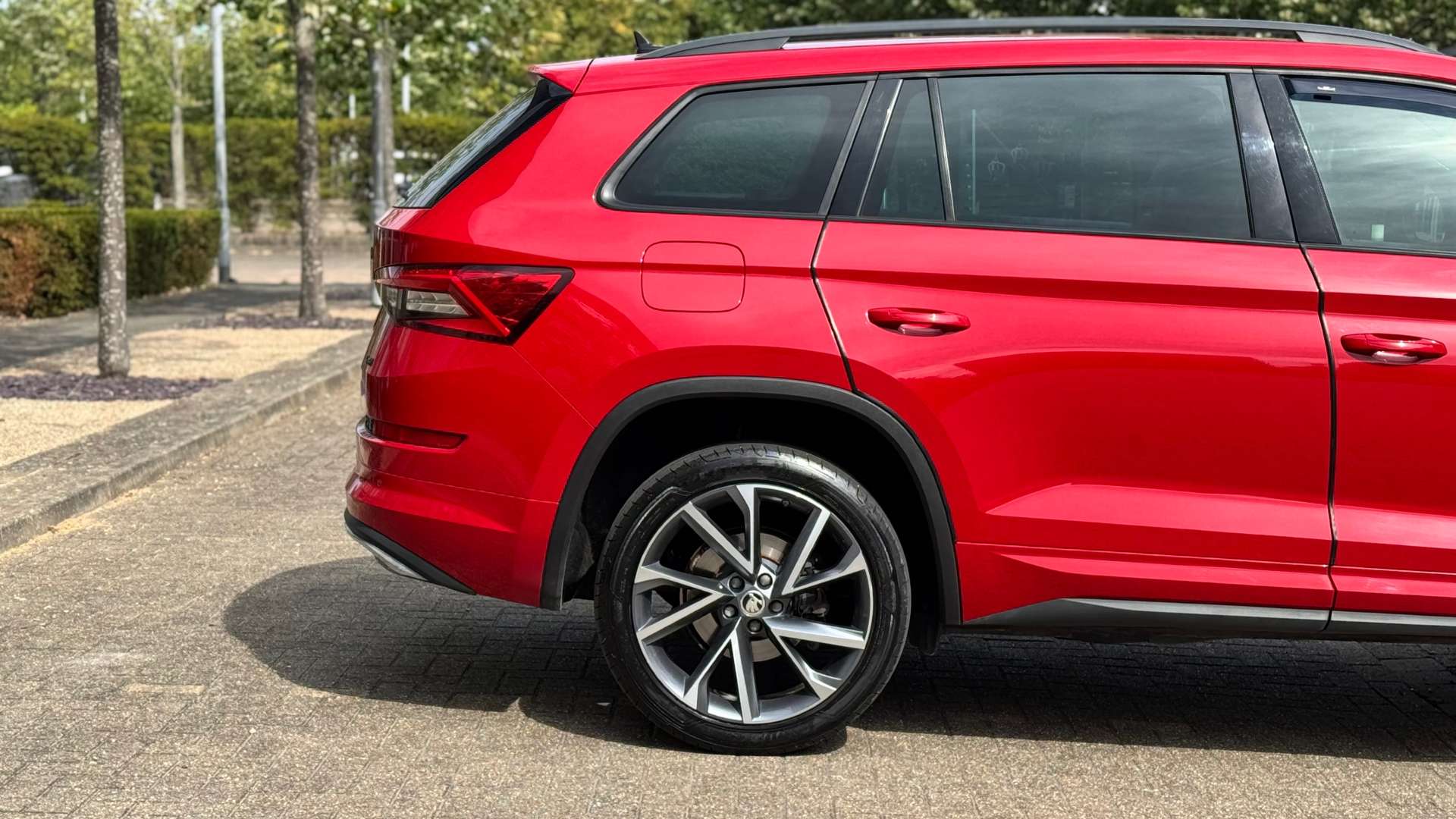 SKODA KODIAQ 2.0 Kodiaq Sportline TDI SCR 4x4 Semi-Auto 4WD 5dr #10