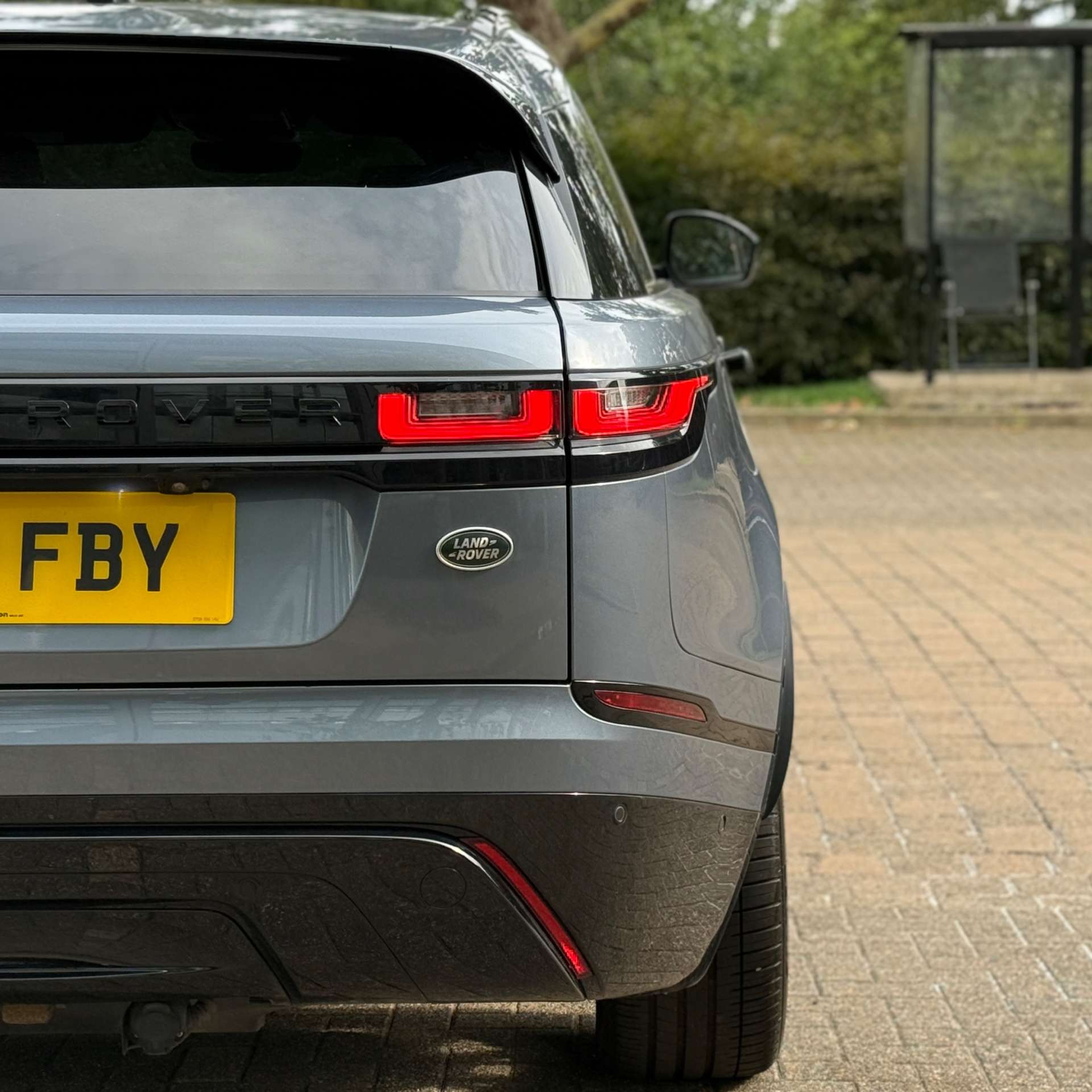 LAND ROVER RANGE ROVER VELAR 2.0 Range Rover Velar R-Dynamic HSE D240 Auto 4WD 5dr #16