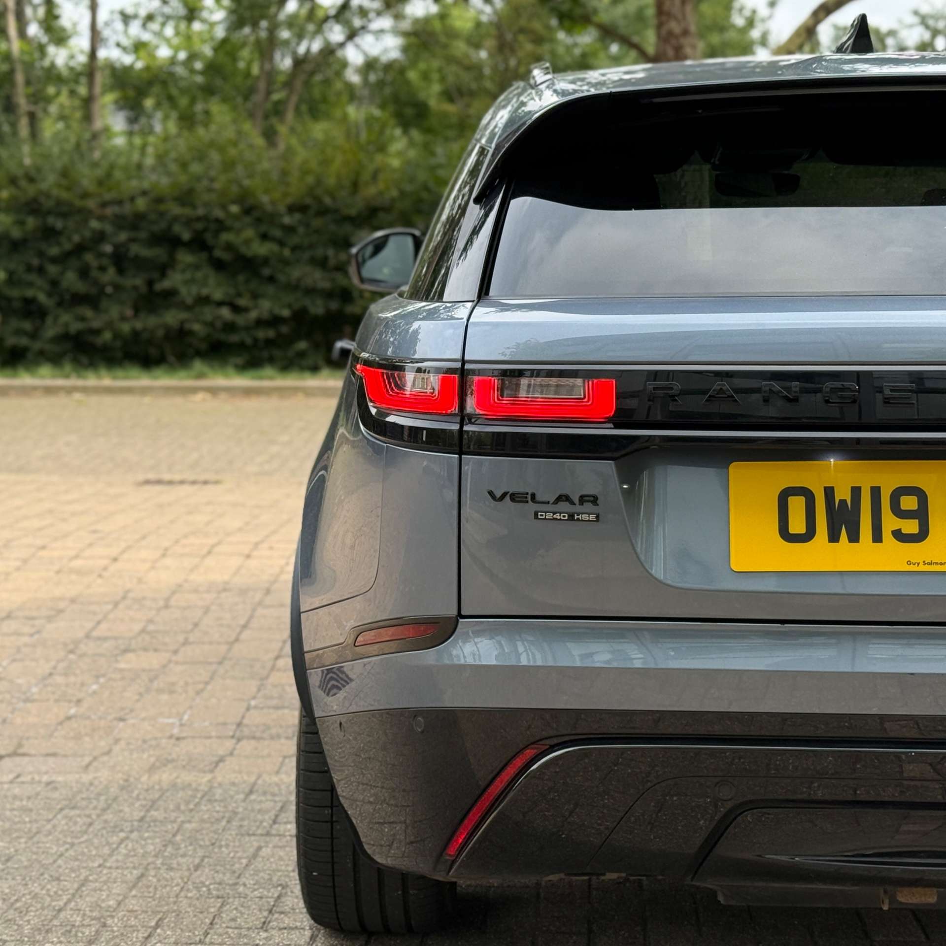 LAND ROVER RANGE ROVER VELAR 2.0 Range Rover Velar R-Dynamic HSE D240 Auto 4WD 5dr #17
