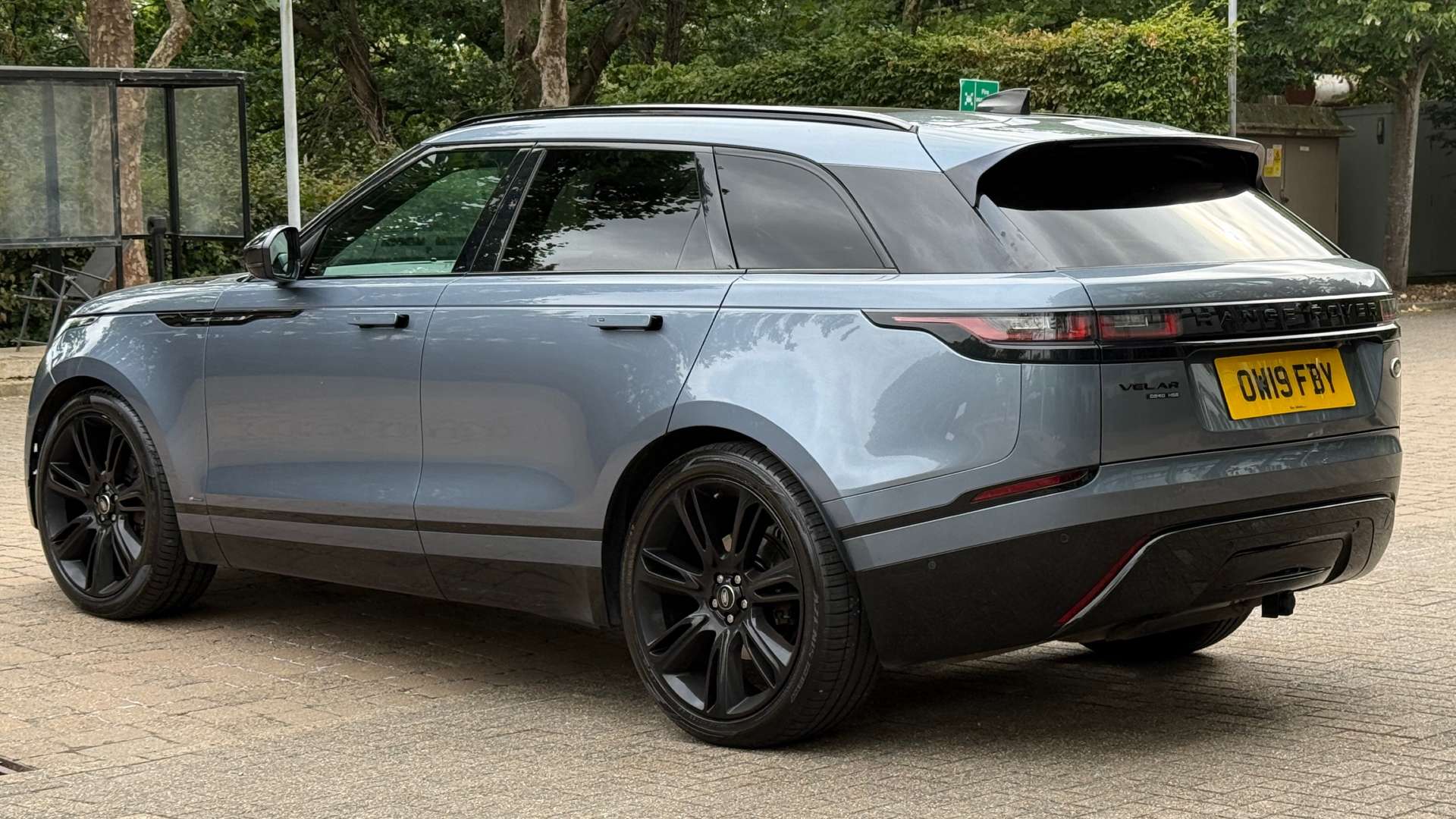 LAND ROVER RANGE ROVER VELAR 2.0 Range Rover Velar R-Dynamic HSE D240 Auto 4WD 5dr #22