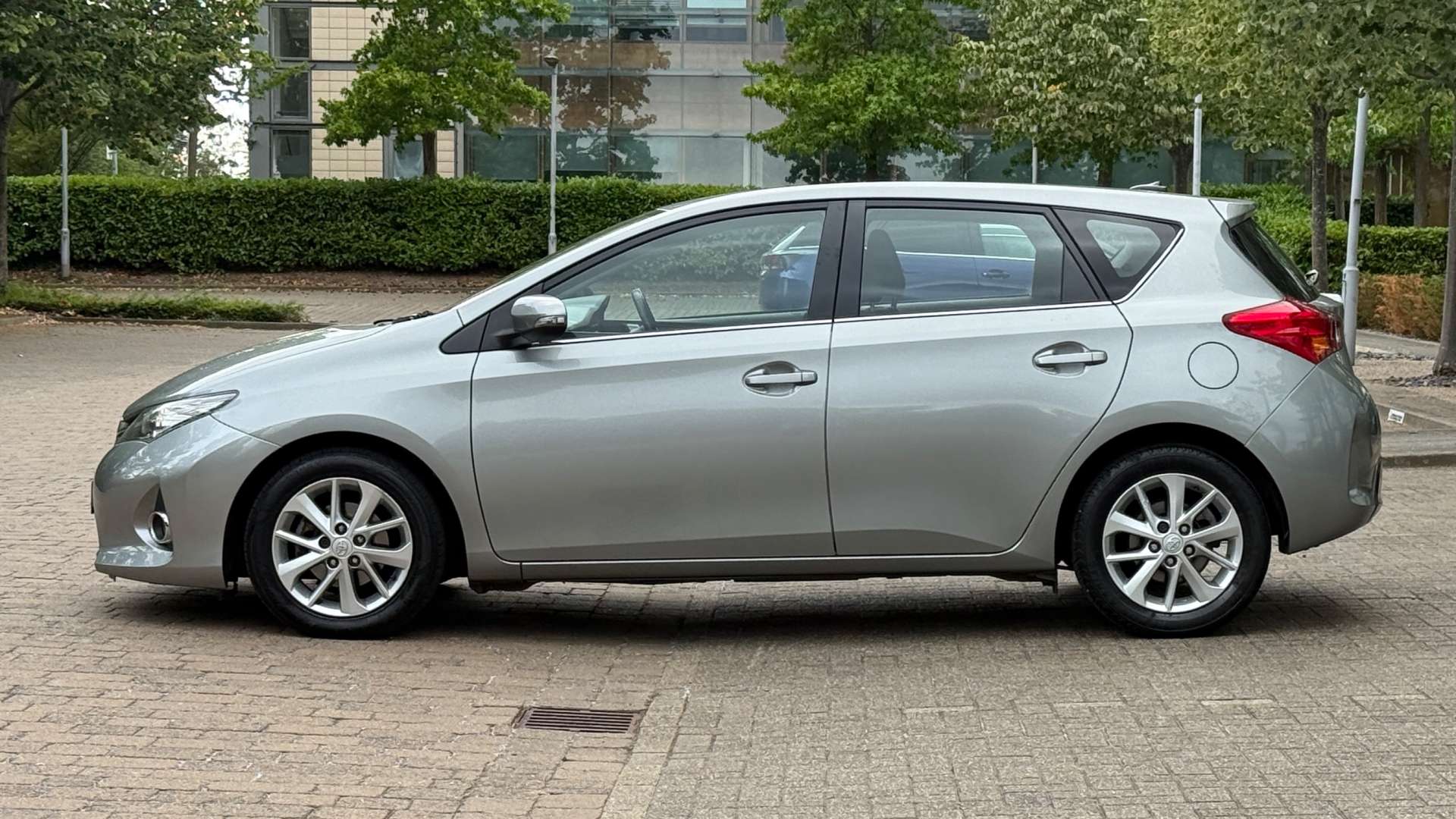 TOYOTA AURIS 1.3 Auris Icon Dual VVT-i 5dr #2