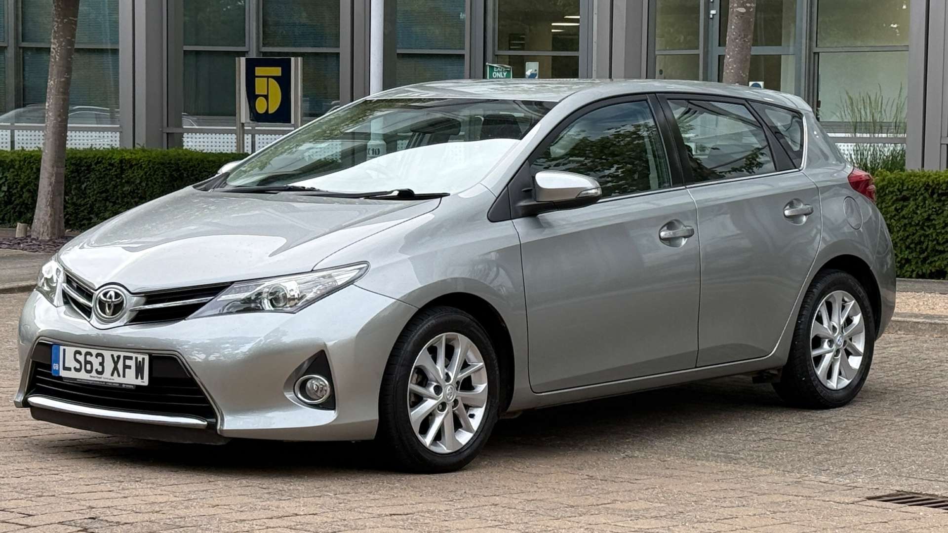TOYOTA AURIS 1.3 Auris Icon Dual VVT-i 5dr #6