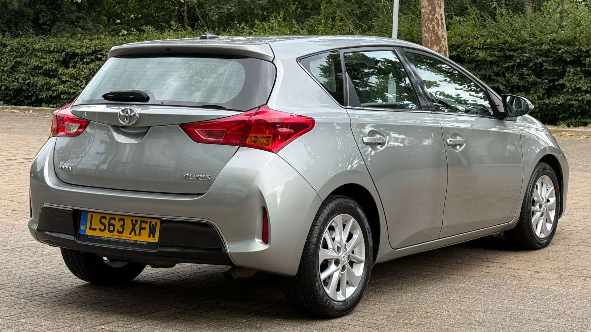 TOYOTA AURIS 1.3 Auris Icon Dual VVT-i 5dr #9