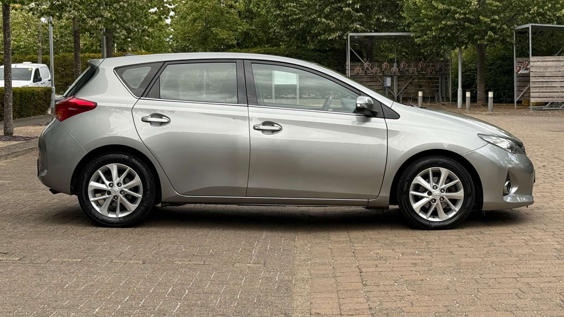 TOYOTA AURIS 1.3 Auris Icon Dual VVT-i 5dr #10