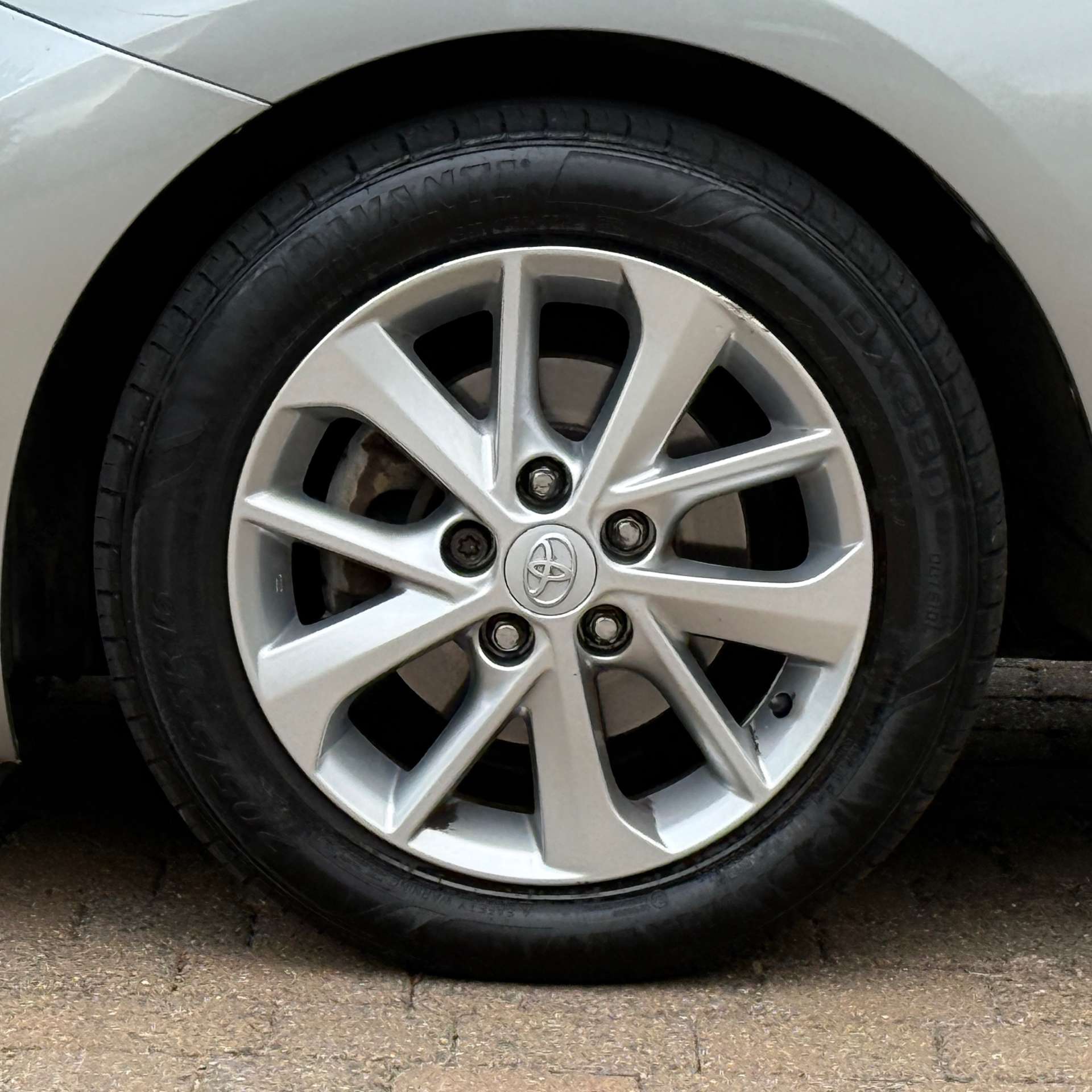 TOYOTA AURIS 1.3 Auris Icon Dual VVT-i 5dr #13