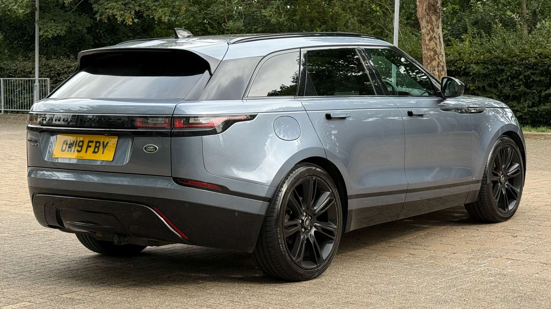 LAND ROVER RANGE ROVER VELAR 2.0 Range Rover Velar R-Dynamic HSE D240 Auto 4WD 5dr #25