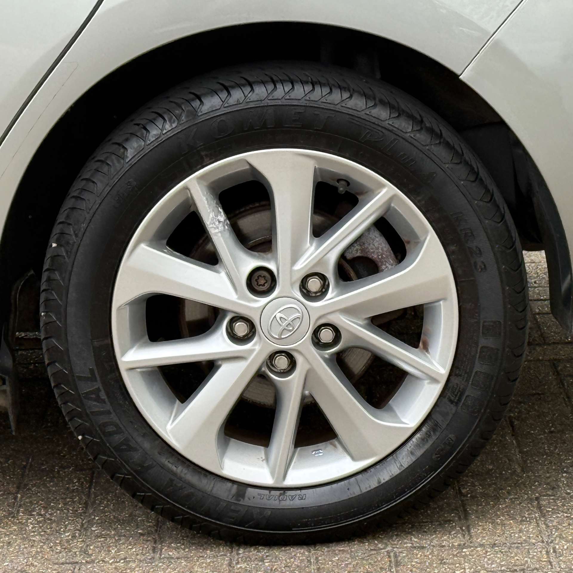 TOYOTA AURIS 1.3 Auris Icon Dual VVT-i 5dr #14