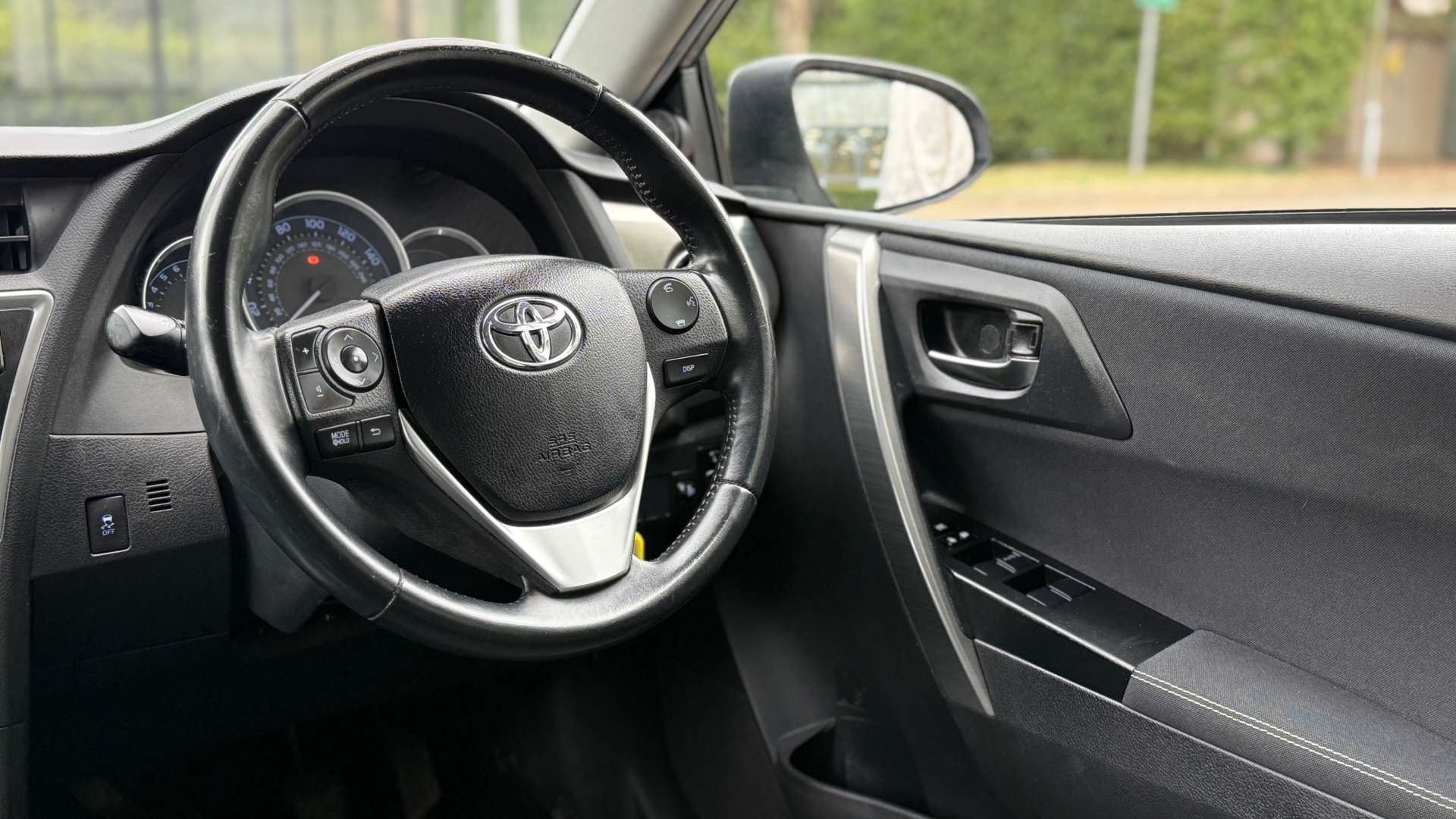 TOYOTA AURIS 1.3 Auris Icon Dual VVT-i 5dr #26