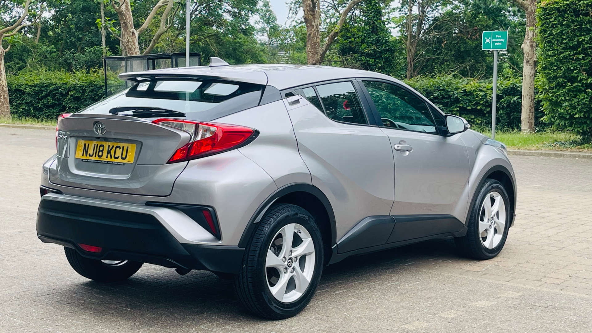 TOYOTA C-HR 1.2 C-HR Icon CVT 5dr #6