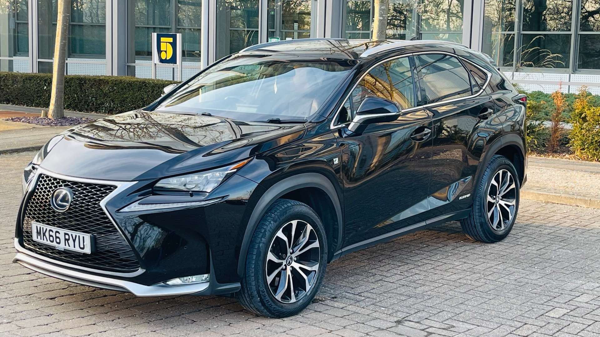 LEXUS NX 2.5 NX 300h F Sport CVT 4WD 5dr #2