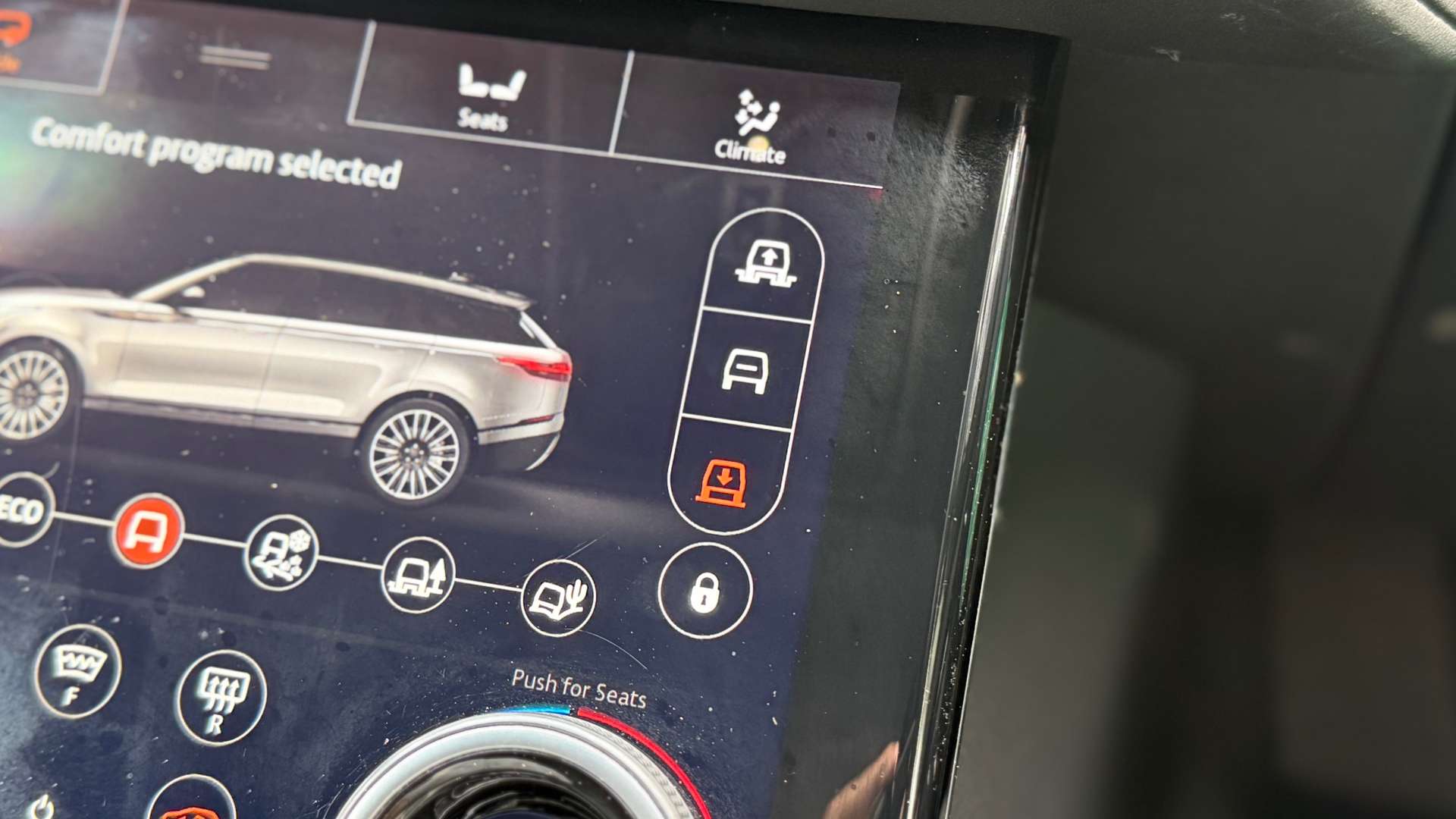 LAND ROVER RANGE ROVER VELAR 2.0 Range Rover Velar R-Dynamic HSE D240 Auto 4WD 5dr #46
