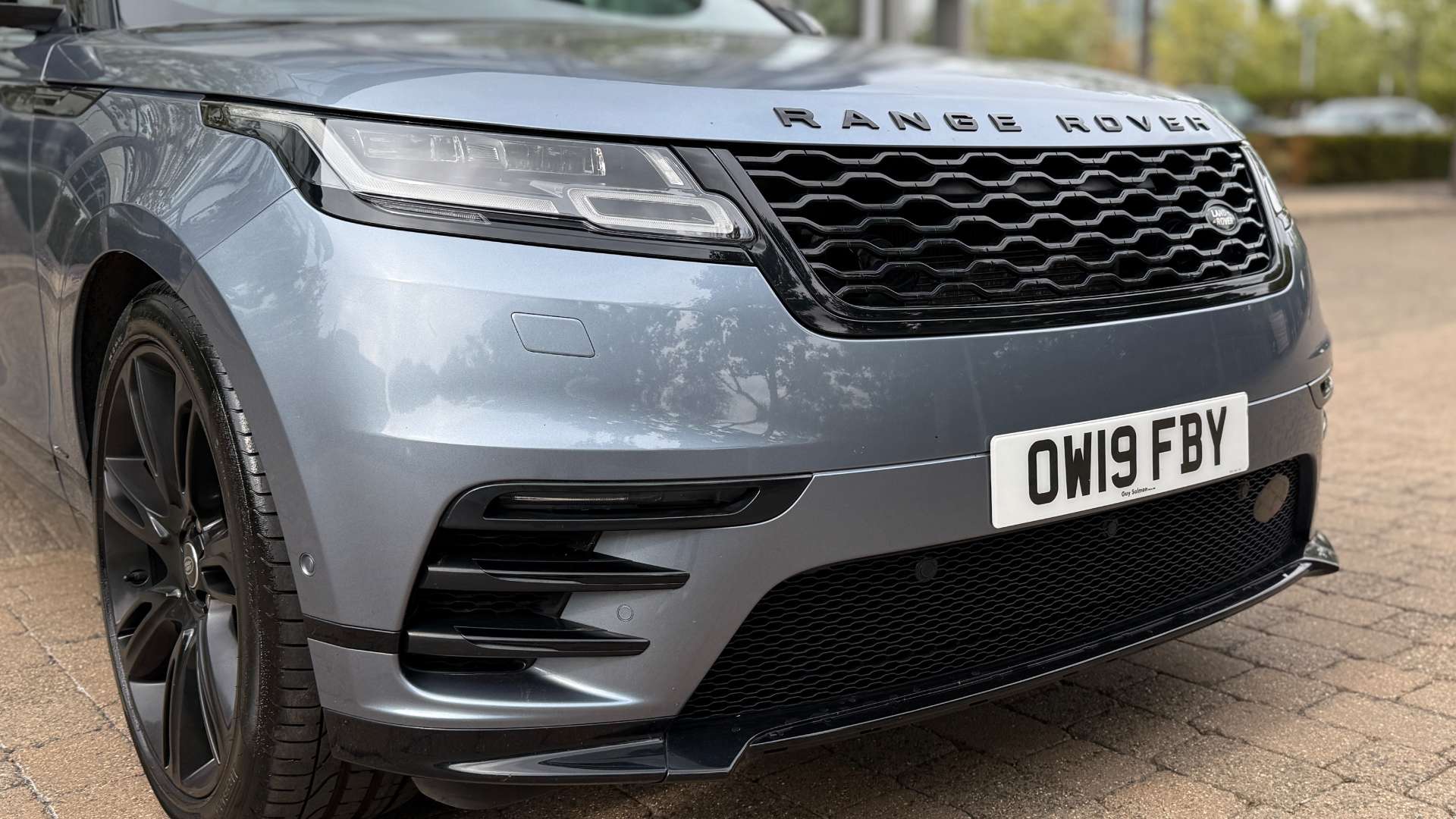 LAND ROVER RANGE ROVER VELAR 2.0 Range Rover Velar R-Dynamic HSE D240 Auto 4WD 5dr #52
