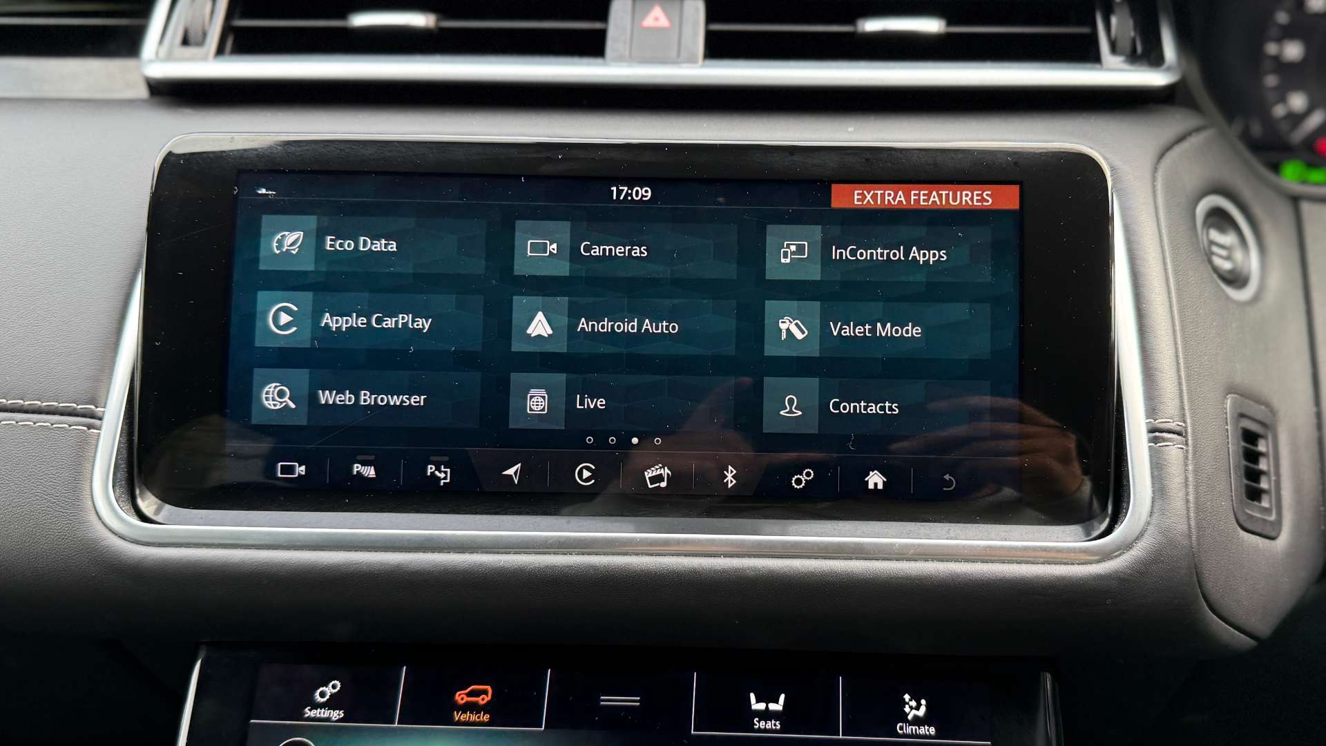 LAND ROVER RANGE ROVER VELAR 2.0 Range Rover Velar R-Dynamic HSE D240 Auto 4WD 5dr #57