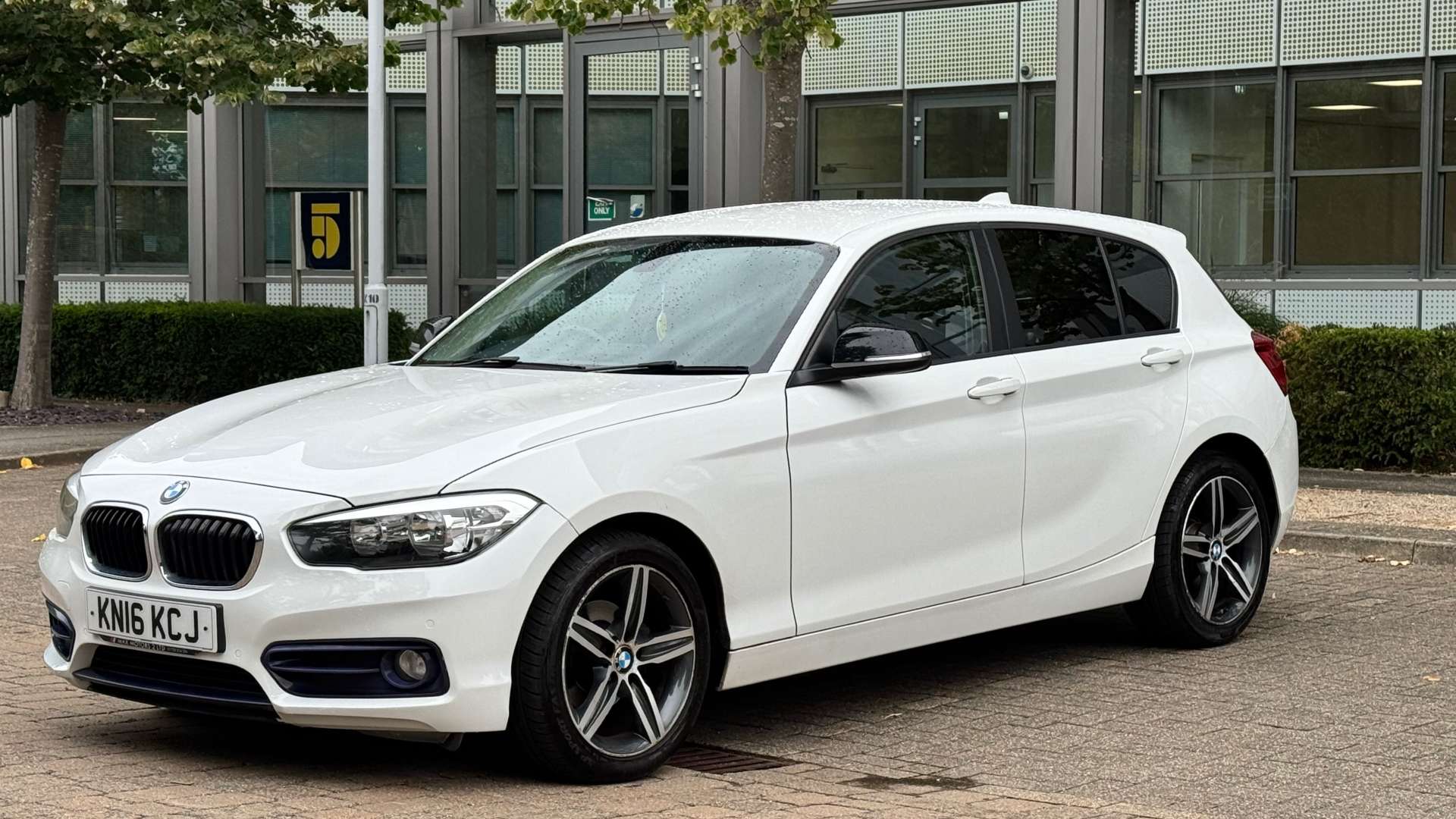 BMW 1 SERIES 1.5 116D Sport Auto 5dr #21