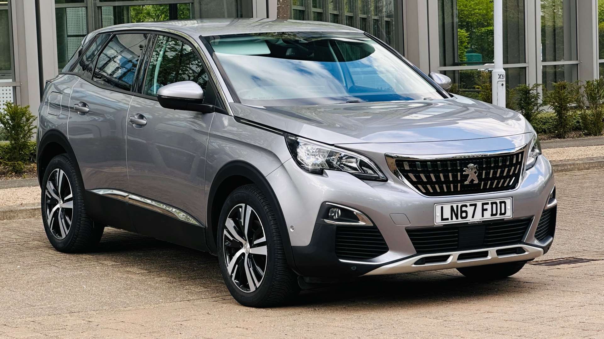 PEUGEOT 3008 1.2 3008 Allure S/S 5dr #0