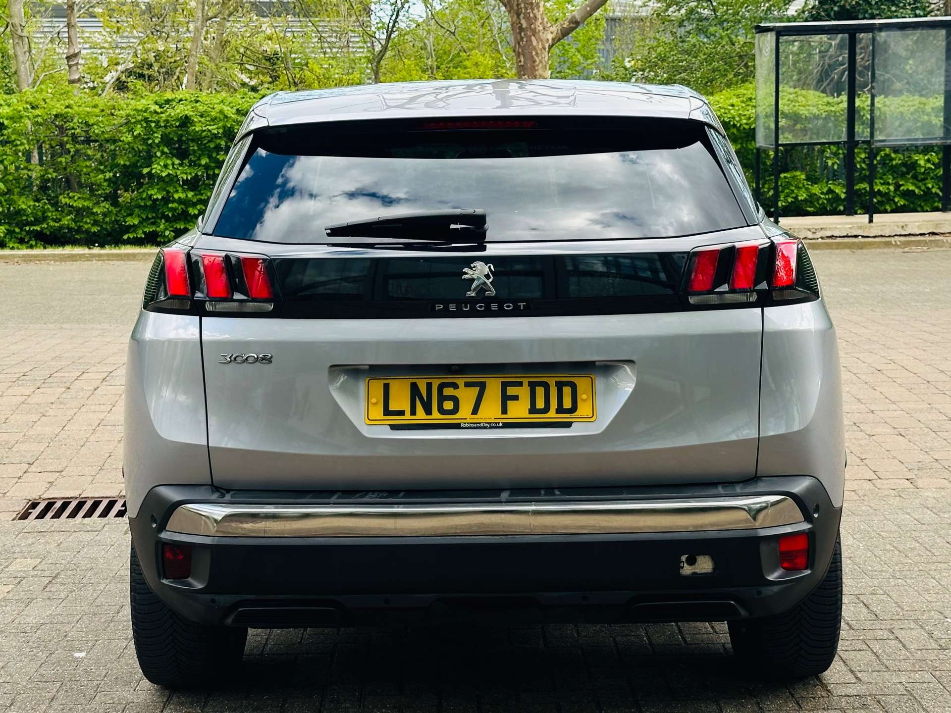 PEUGEOT 3008 1.2 3008 Allure S/S 5dr #2