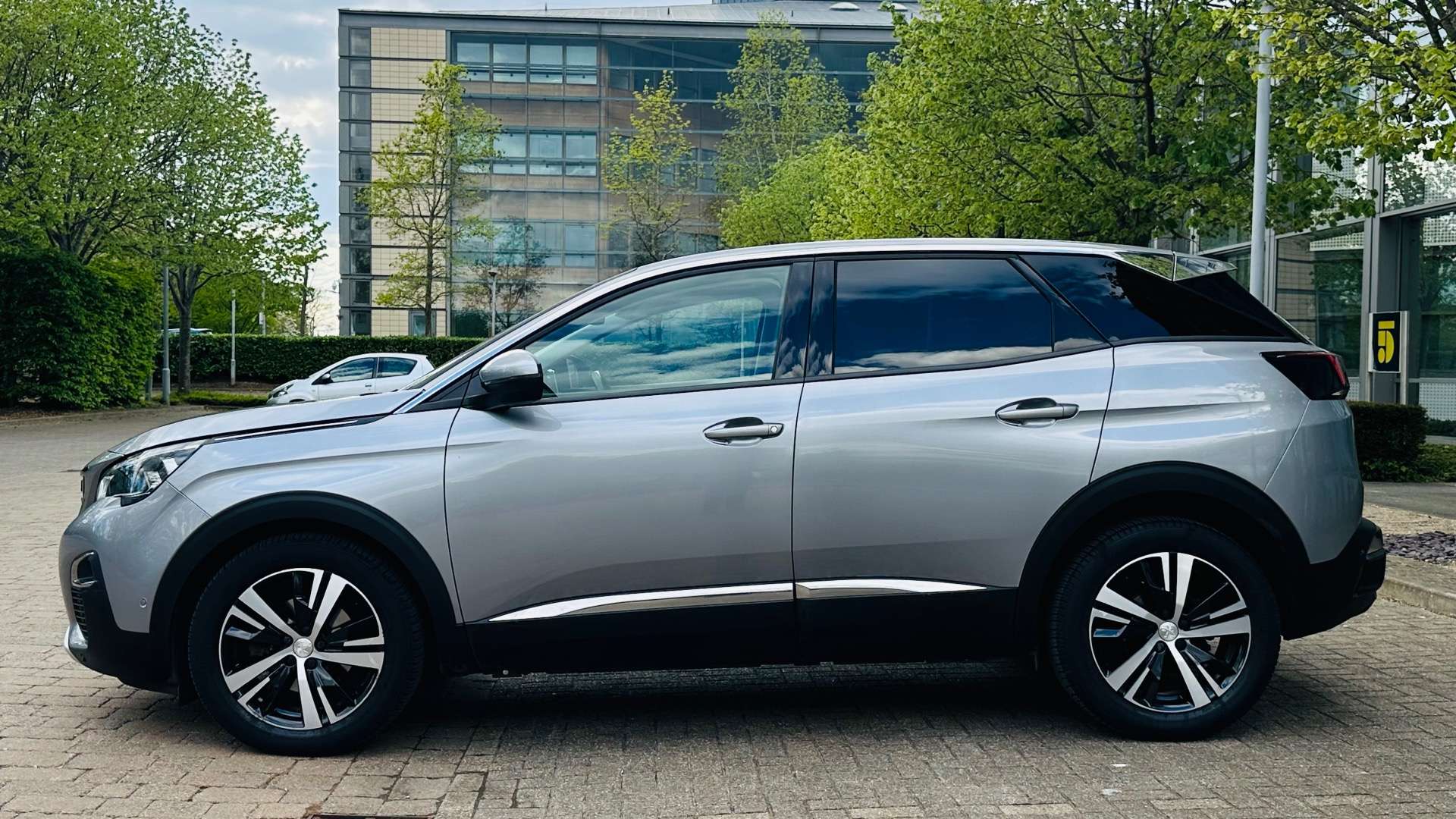 PEUGEOT 3008 1.2 3008 Allure S/S 5dr #8