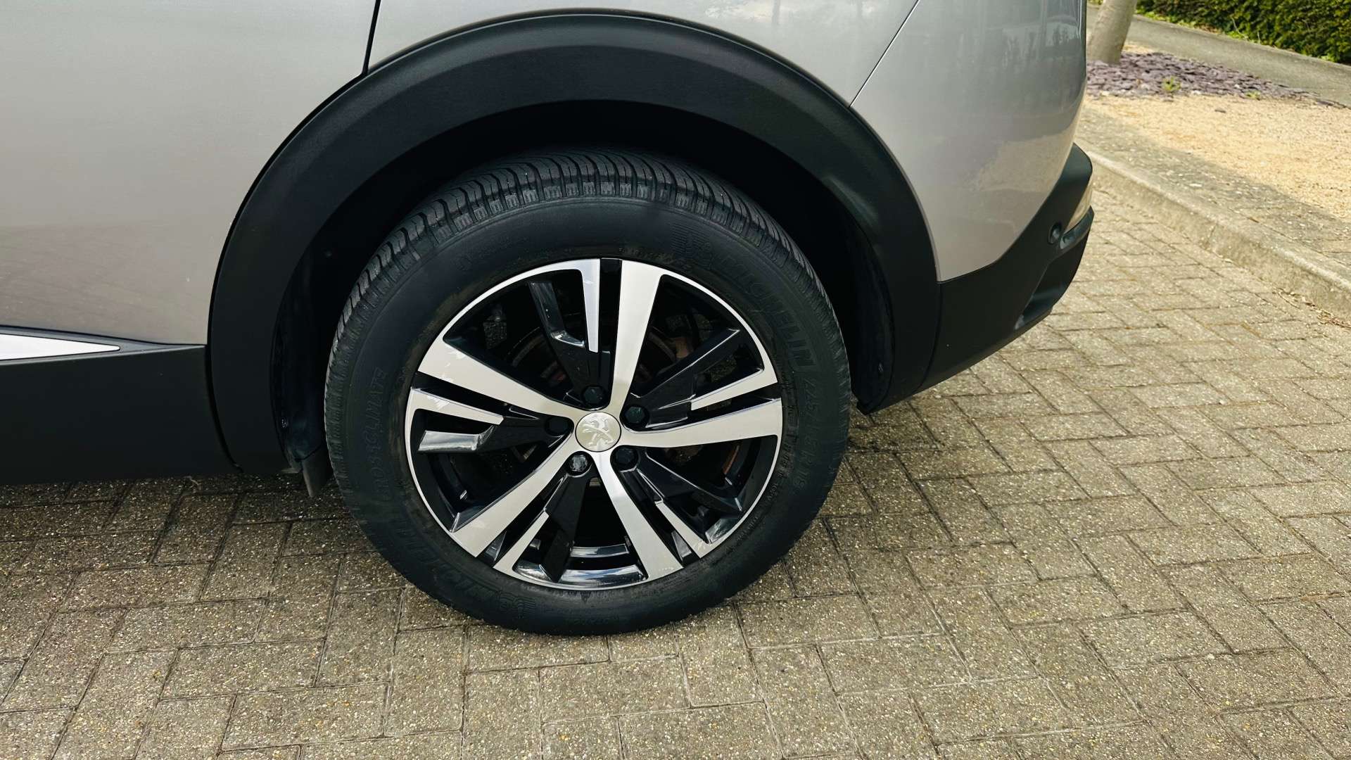 PEUGEOT 3008 1.2 3008 Allure S/S 5dr #32