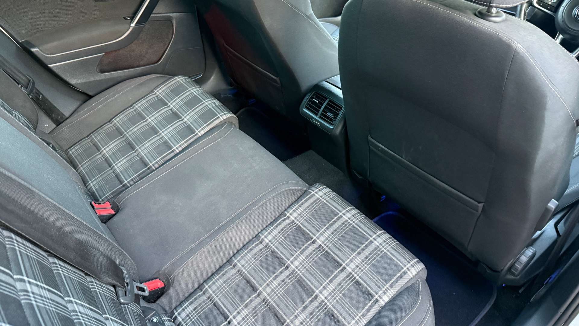 VOLKSWAGEN GOLF 2.0 Golf GTD Semi-Auto 5dr #10