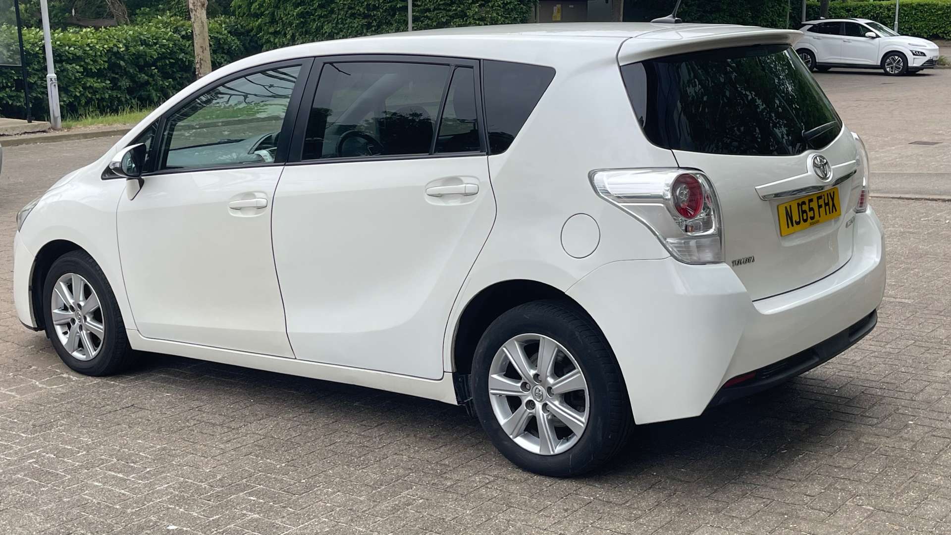 TOYOTA VERSO 1.6 Verso Icon D-4D 5dr #11