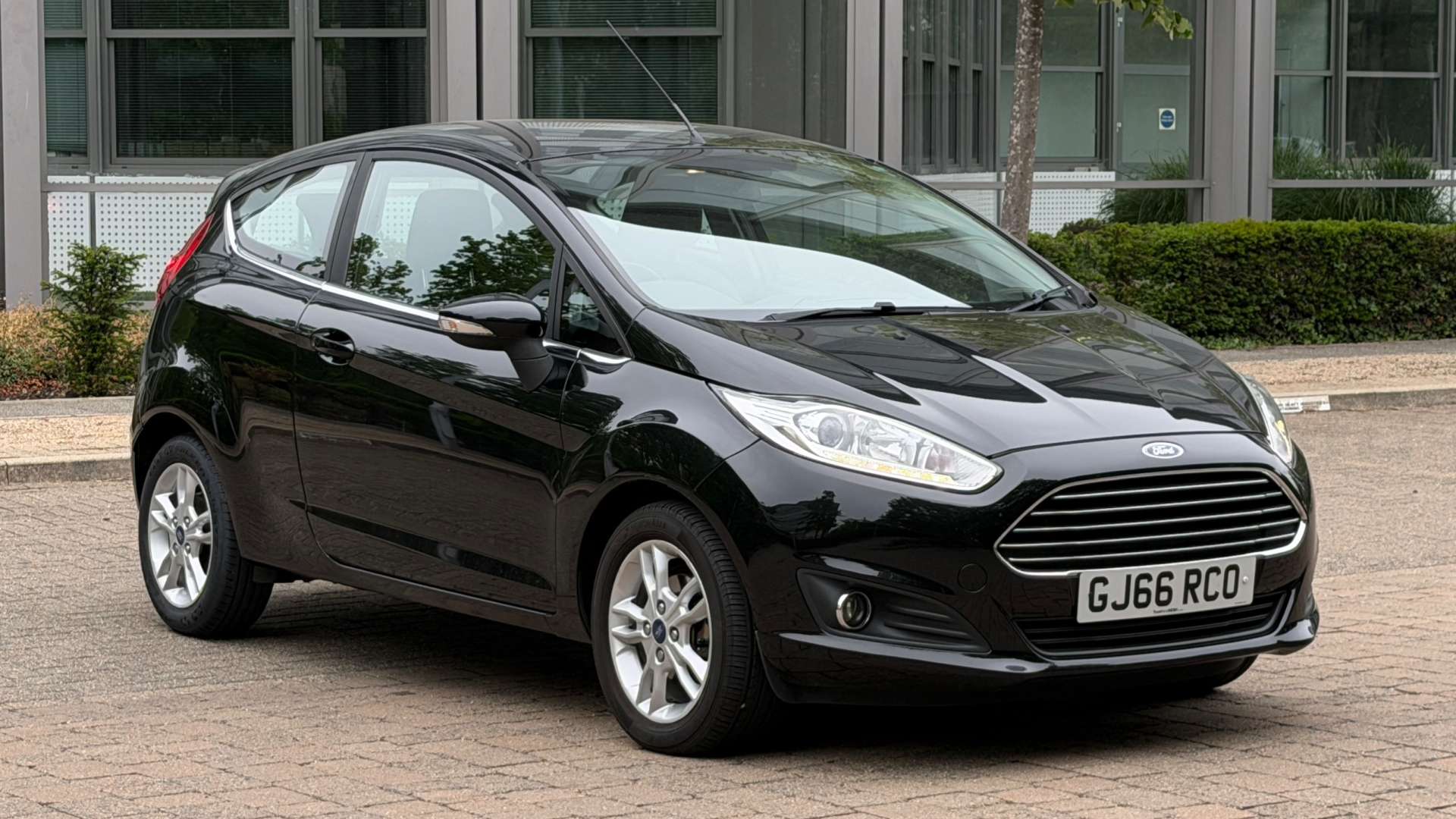 2016 FORD FIESTA 1.0 FIESTA ZETEC T 3DR 46,000 MILES 2016 MANUAL PETROL BLACK 5,210... photo