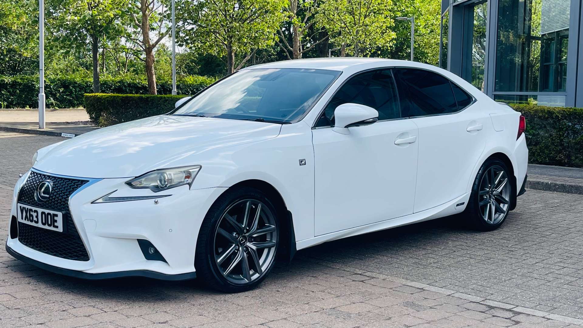 LEXUS IS 2.5 IS 300h F Sport CVT 4dr #4