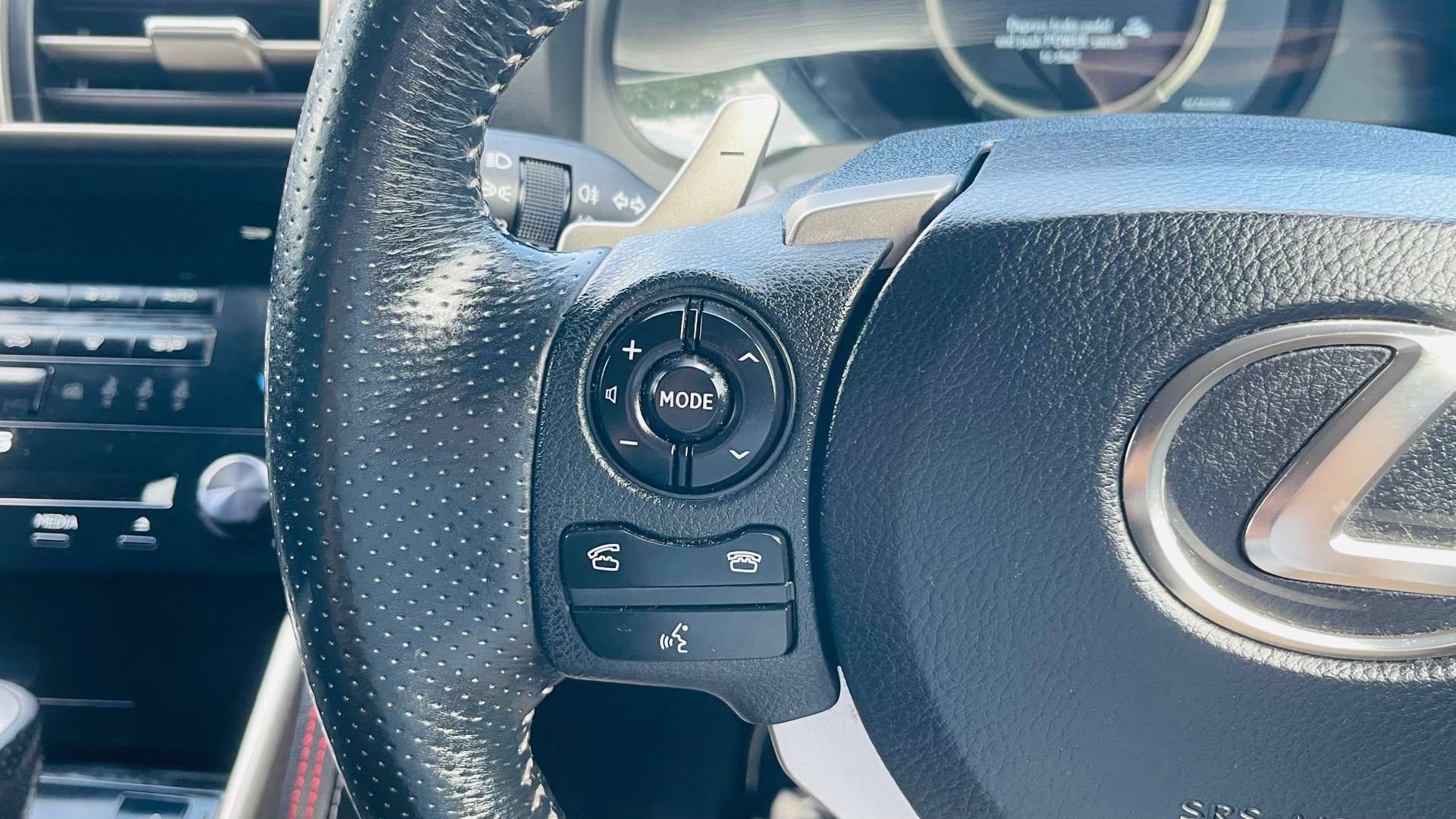 LEXUS IS 2.5 IS 300h F Sport CVT 4dr #25