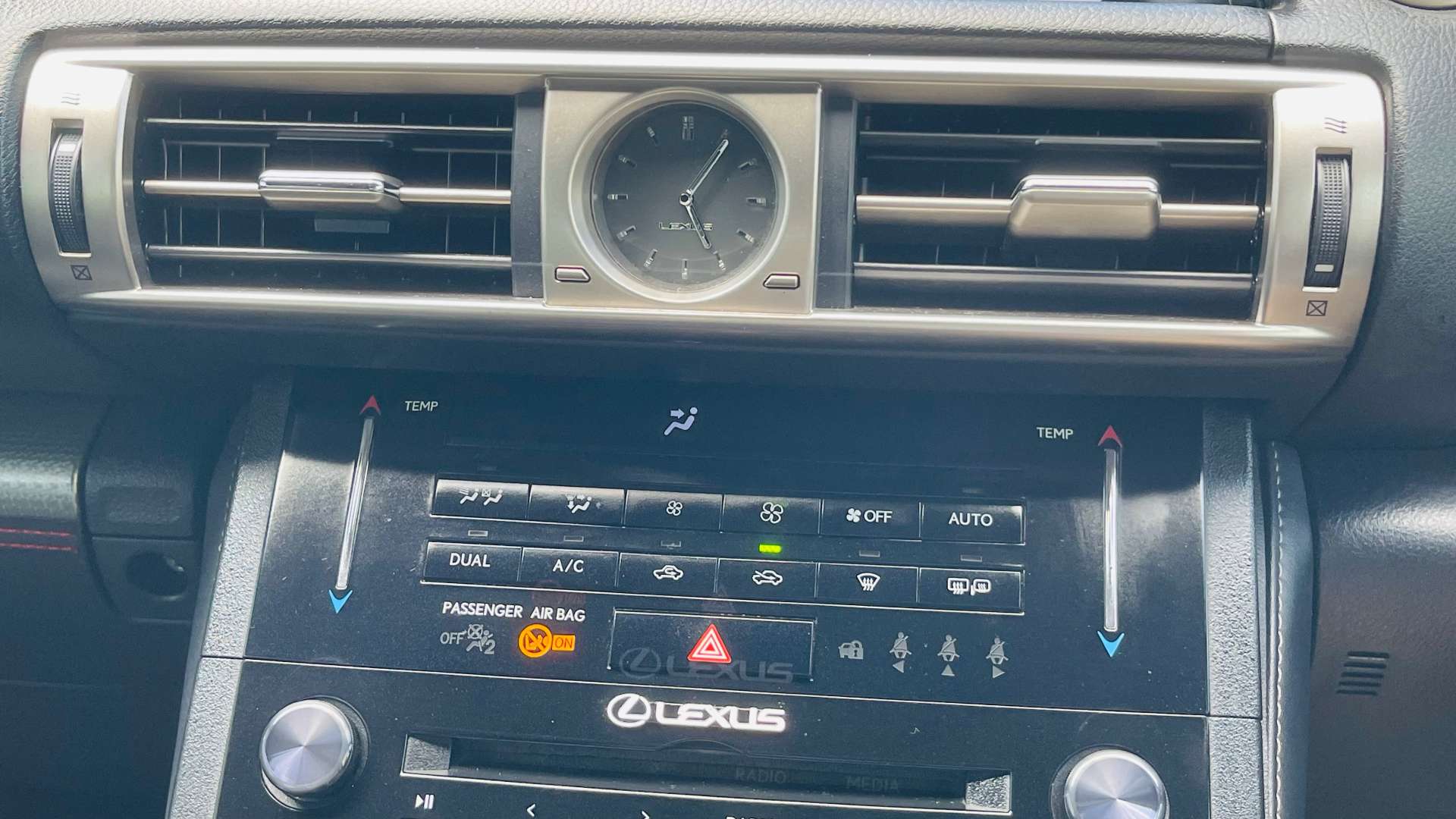 LEXUS IS 2.5 IS 300h F Sport CVT 4dr #34