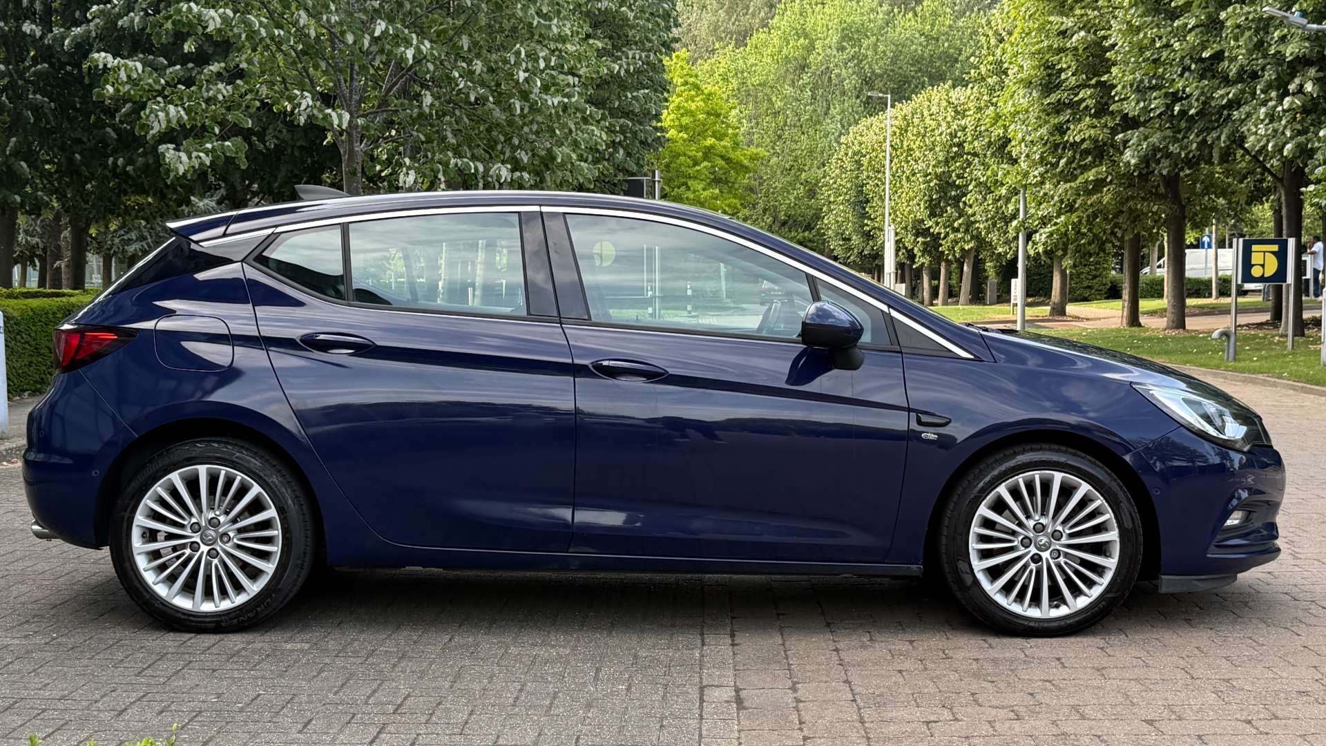 VAUXHALL ASTRA 1.6 Astra Elite Nav S/S 5dr #32