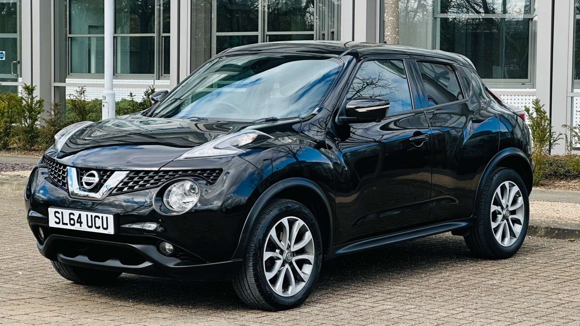 NISSAN JUKE 1.6 Juke Tekna CVT 5dr #1