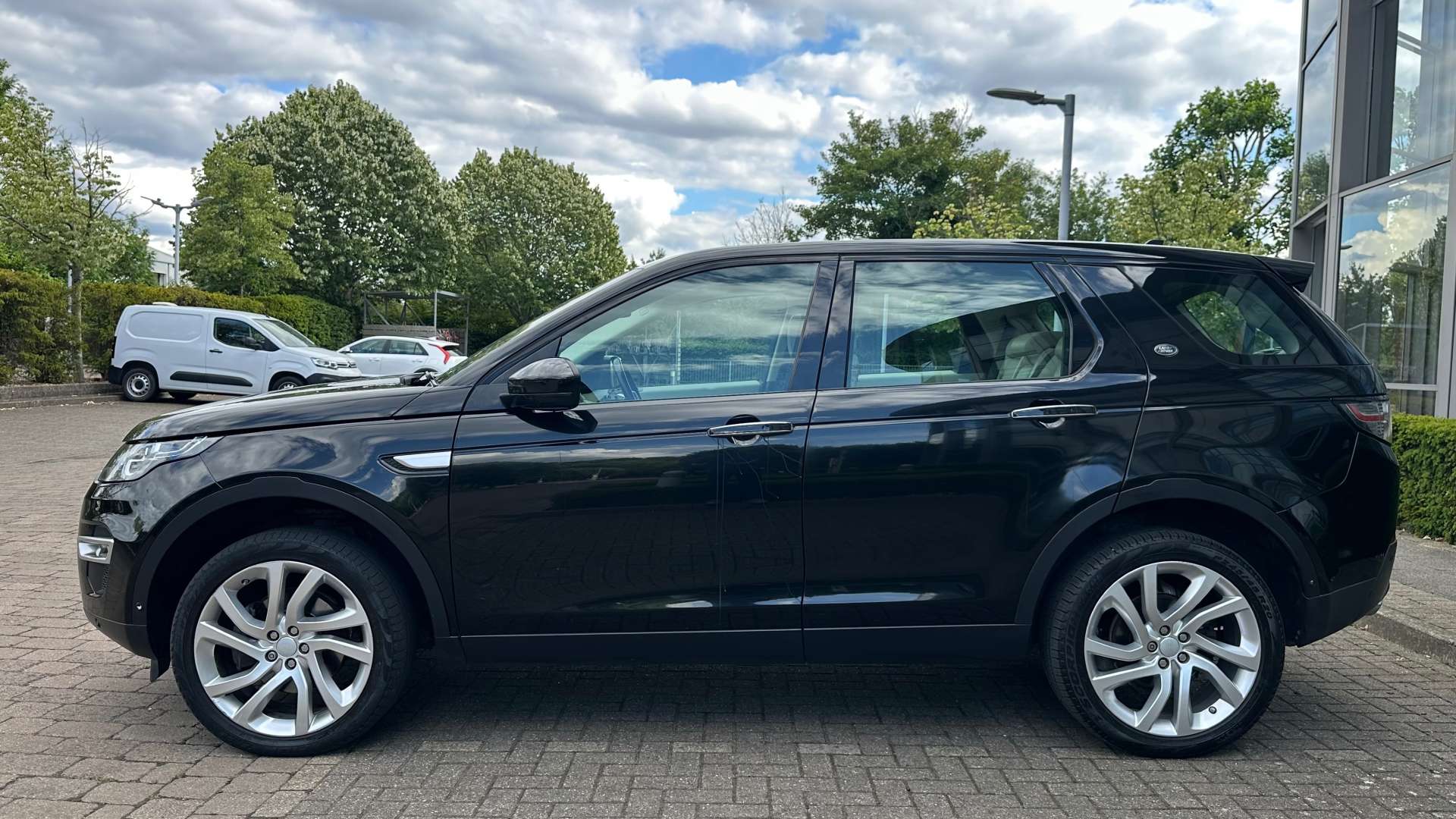LAND ROVER DISCOVERY SPORT 2.0 Discovery Sport Luxury HSE TD4 Auto 4WD 5dr #6