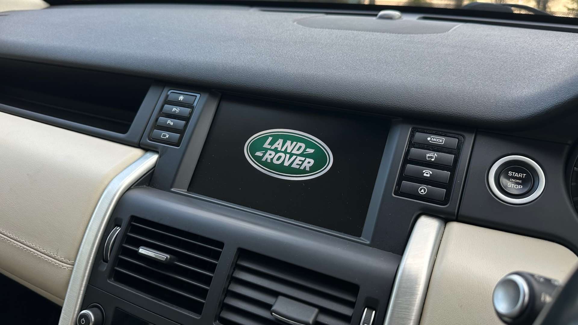 LAND ROVER DISCOVERY SPORT 2.0 Discovery Sport Luxury HSE TD4 Auto 4WD 5dr #18