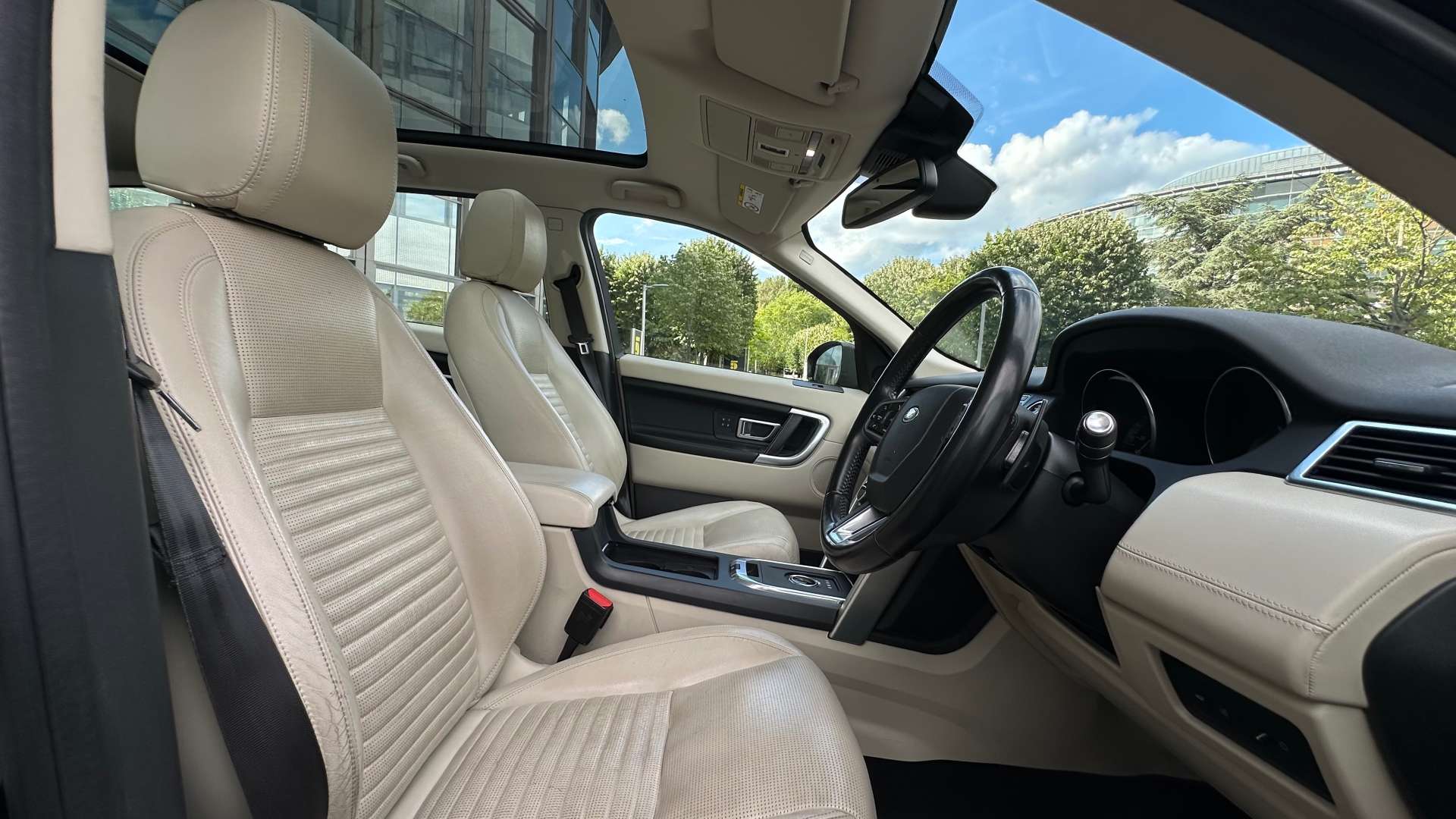LAND ROVER DISCOVERY SPORT 2.0 Discovery Sport Luxury HSE TD4 Auto 4WD 5dr #19